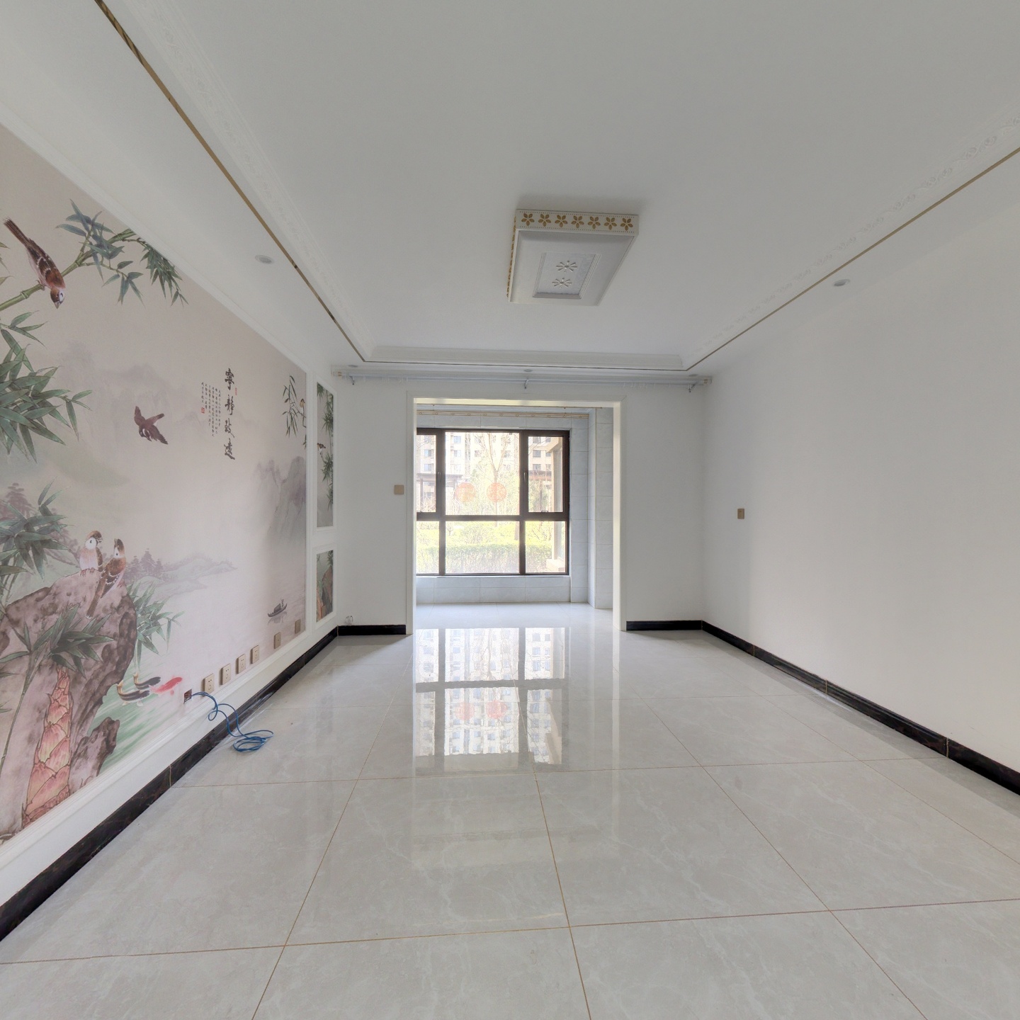 华阳路天伦湾嘉园，小区环境优美，集中供暖三居室。