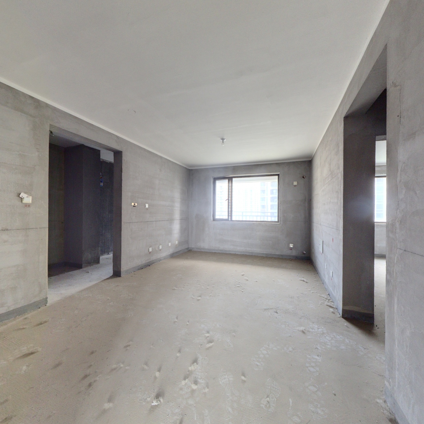 天伦湾南北通透3居 证满二 采光好 集中供暖 人车分流