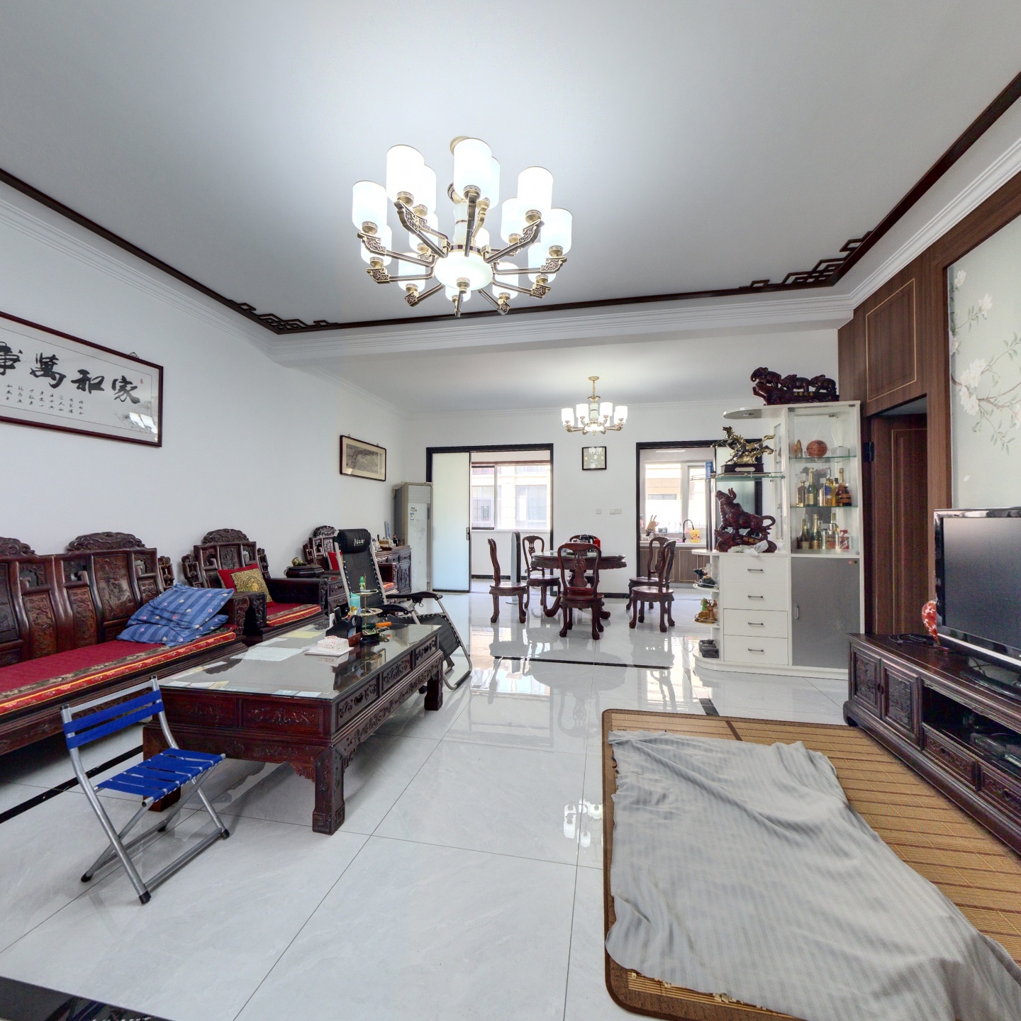 自住标准精装修，全天采光，视野无遮挡。