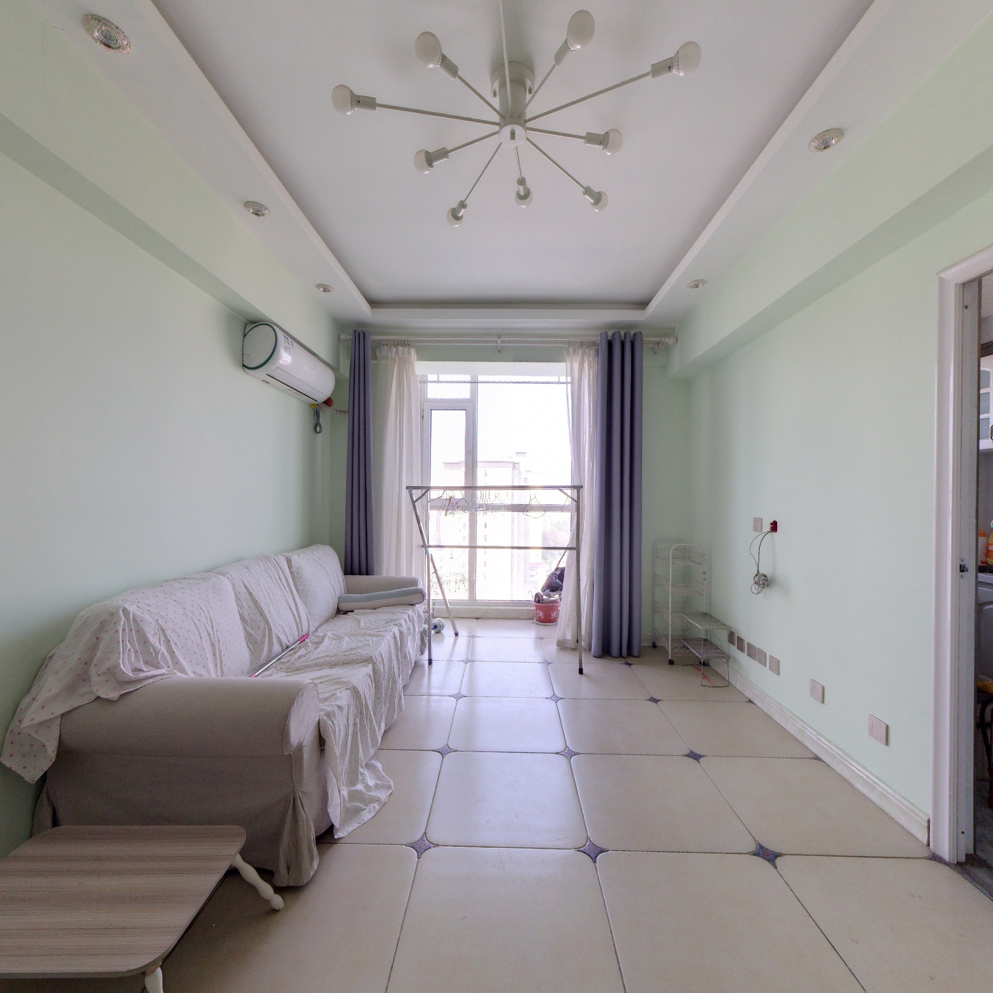 精装两居 建设路繁华地段 房本满无贷款