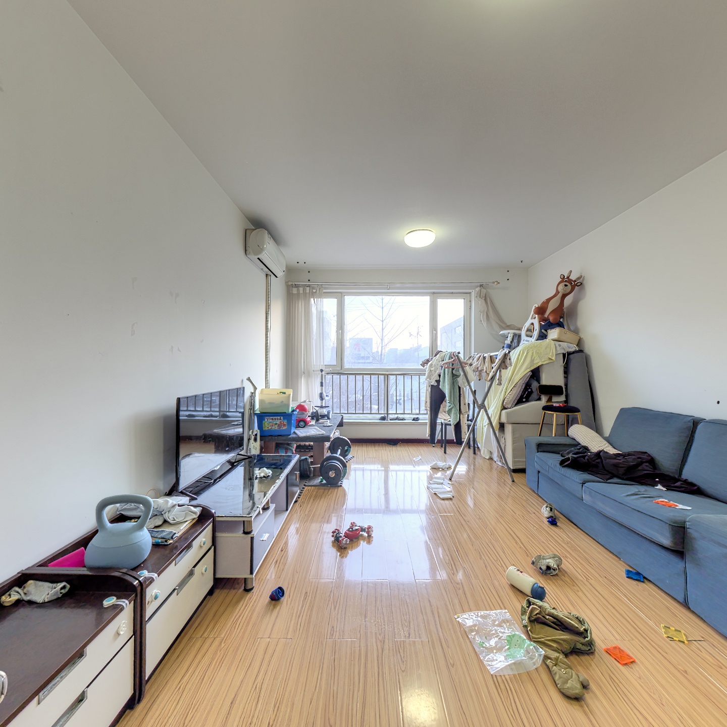 钻石广场，全南两居室，无遮挡，满二，简装，看房方便