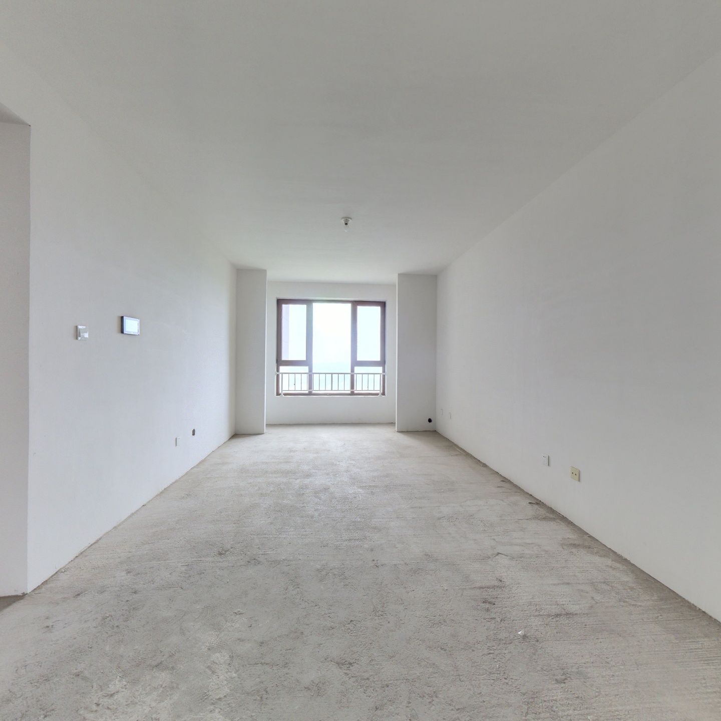 南北通透三居，中间楼层，采光充足，视野开阔