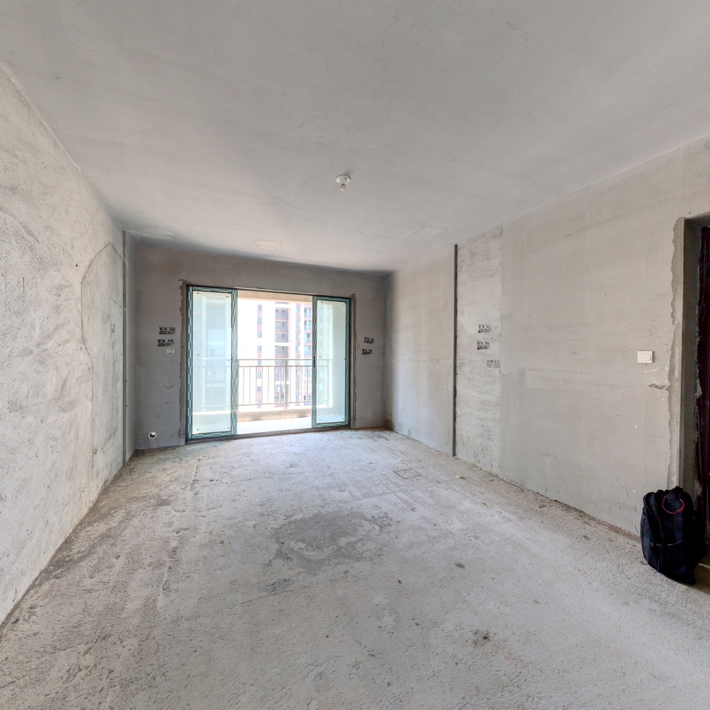 九华雅士林 书包是和平与九华一中 人车分流 三甲医院