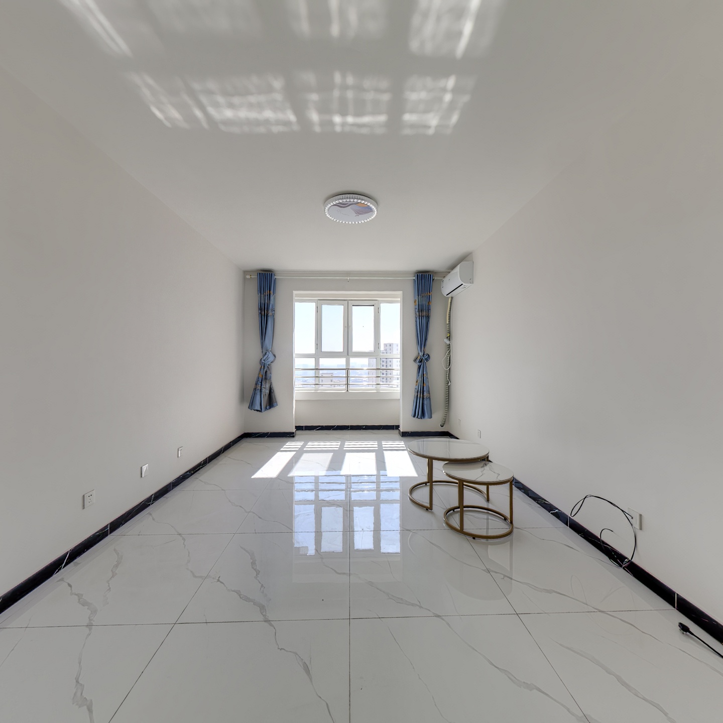 精装三居南北通透，无遮挡，采光视野好