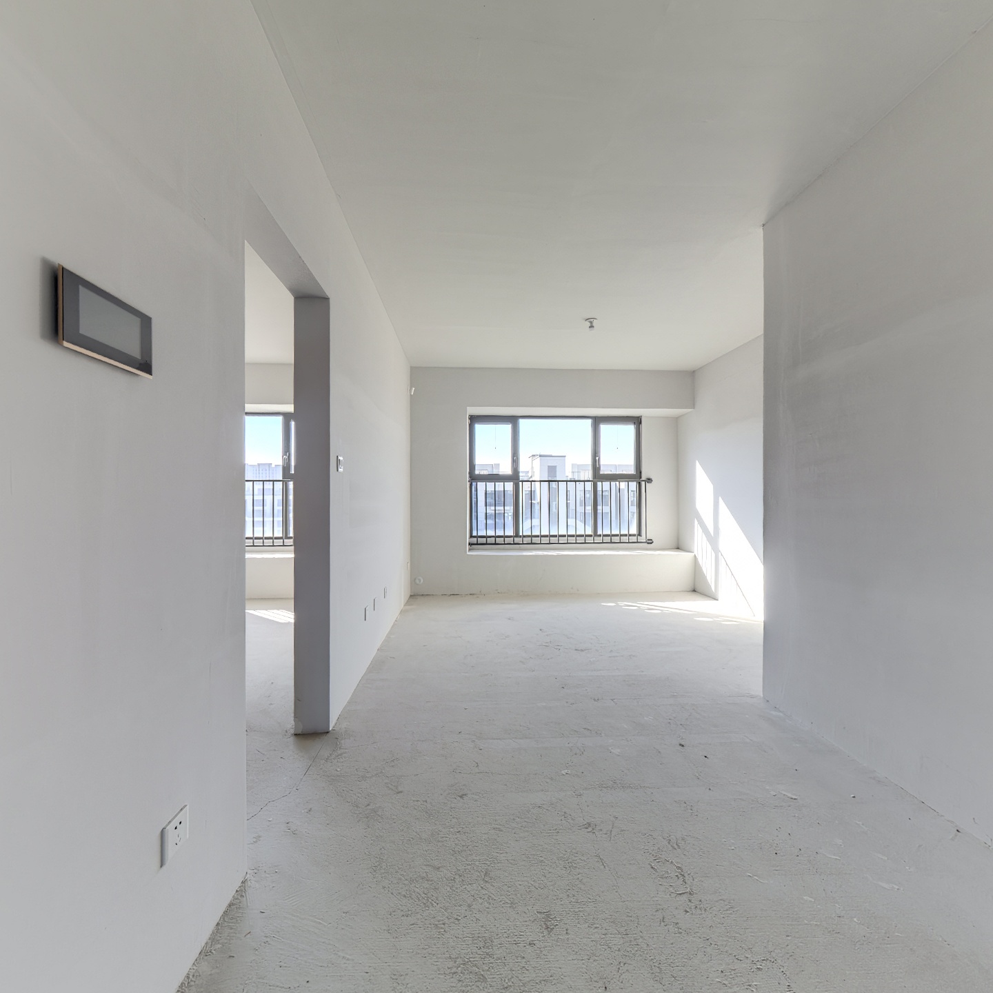 店长推荐！华远二期双卫三居室，满两年