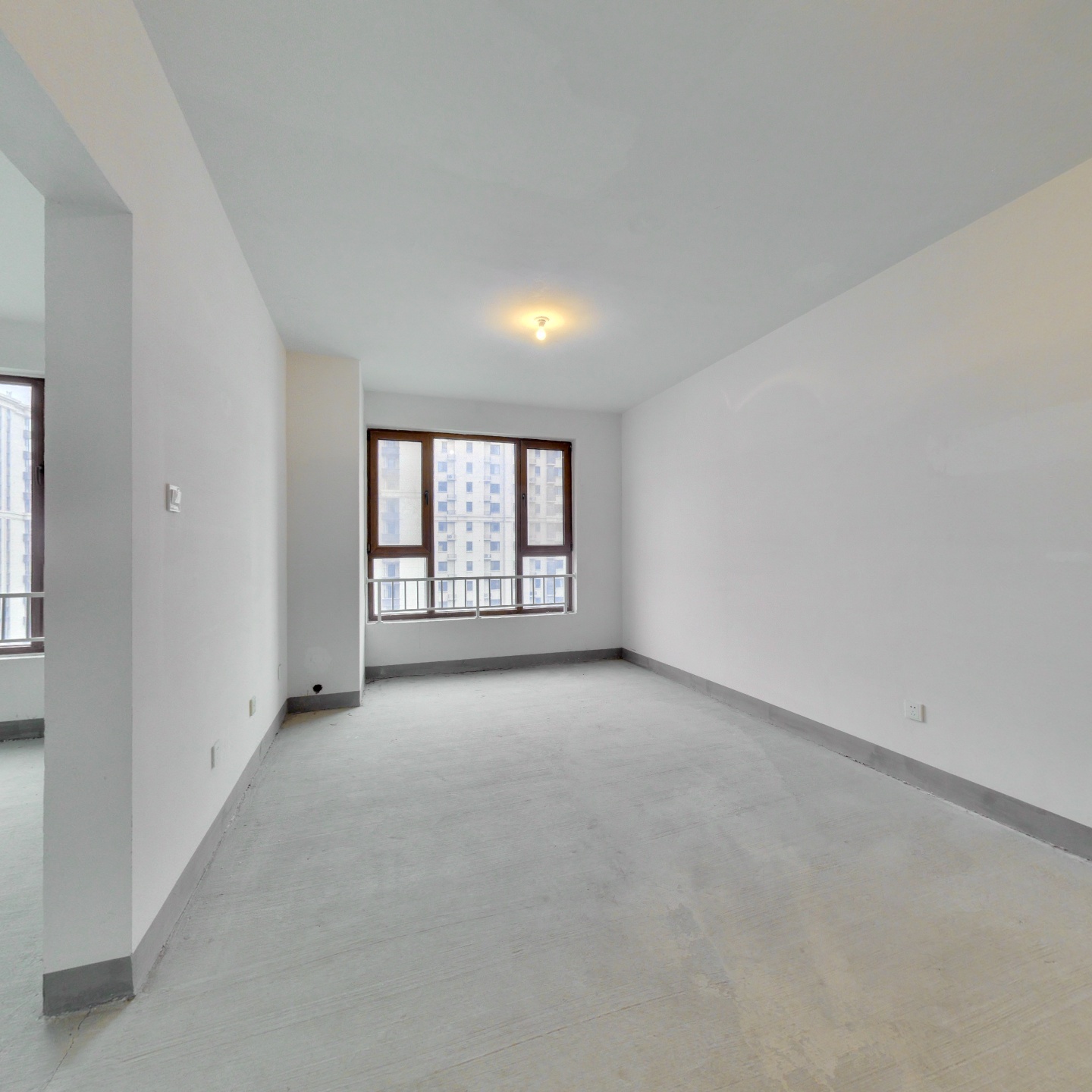 高铁新干线 2室1厅 南