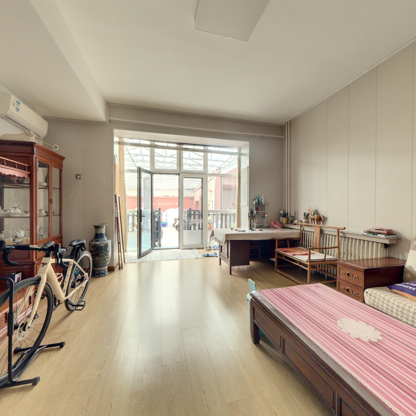 清凉寺小区内别墅，精装修，房主诚心出售