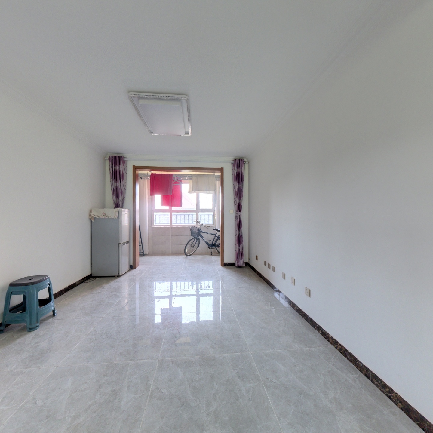 南北通透，三居室，简单装修，，