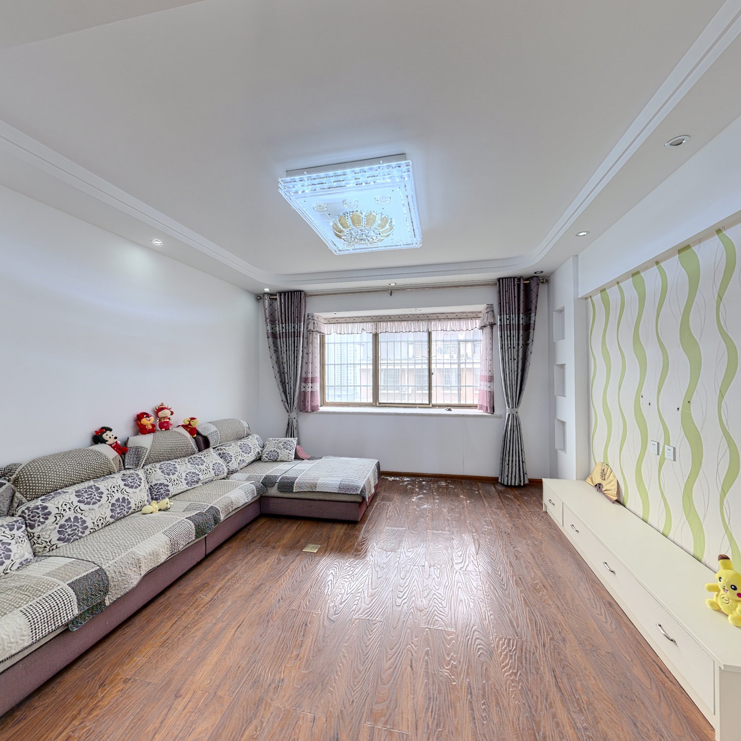 九华千禧华府丨业主自装三房丨家具电器齐全丨拎包入住