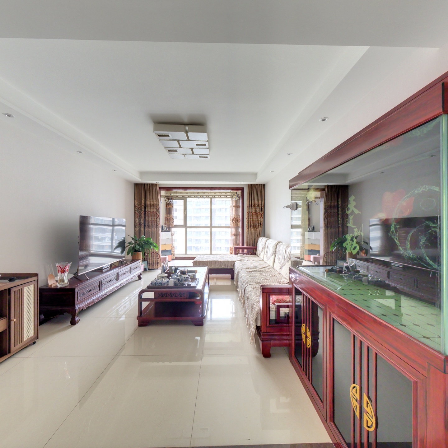 范阳路 精装修三居室  出门钻石838车站