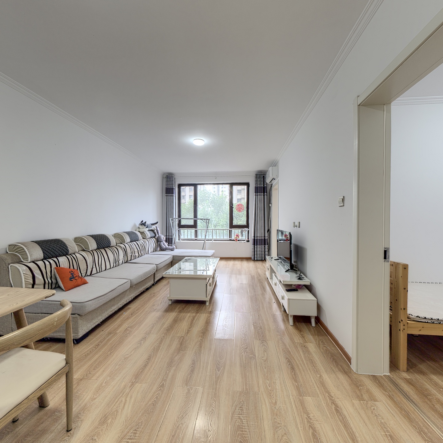 新干线南向两居  采光好 楼间距大 视野开阔