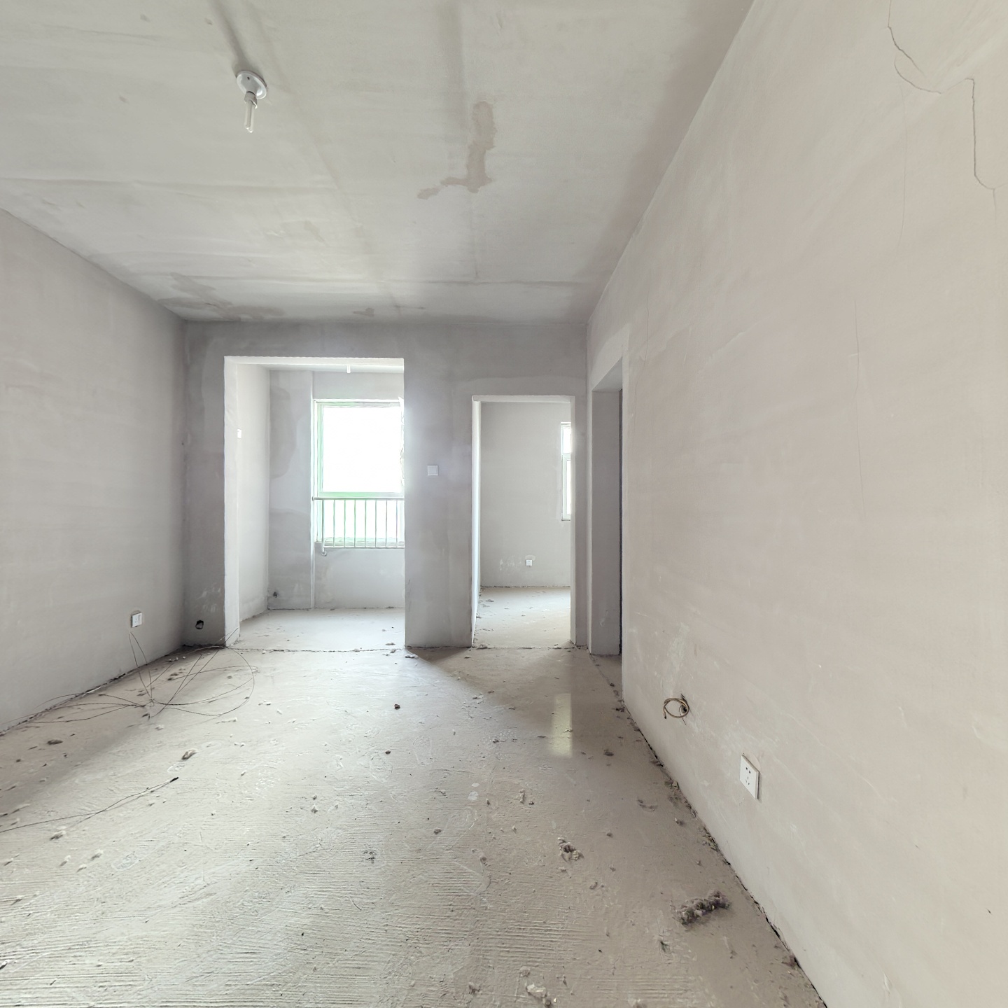 全南小两居 可满二 带车位 中楼层 诚意卖