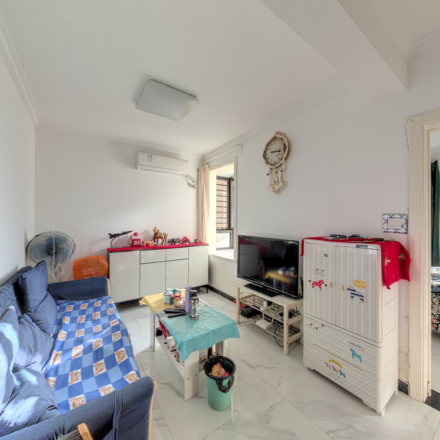 大社区，集中供暖，环境好一居室