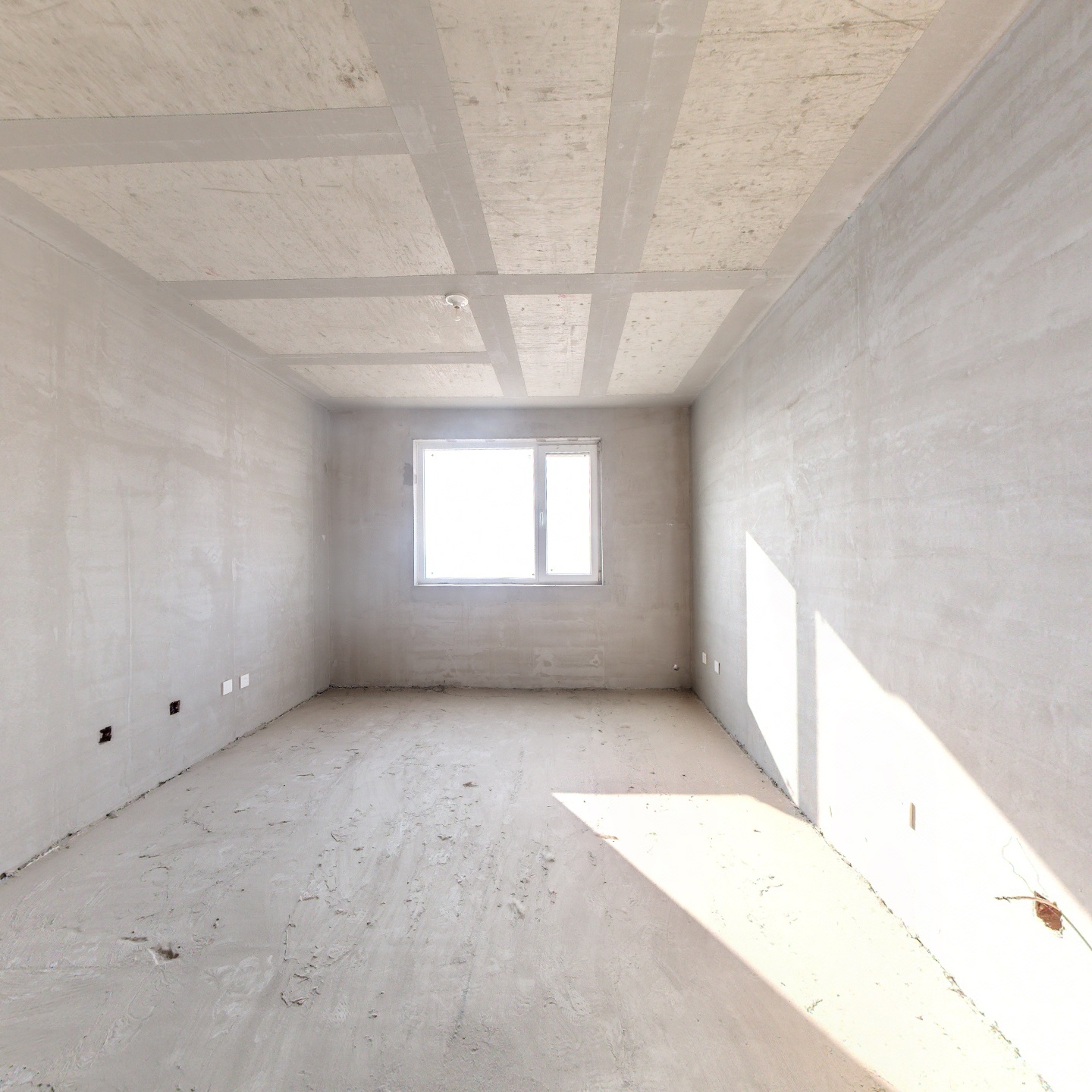 朝南两居  中上楼层  采光好  交通方便