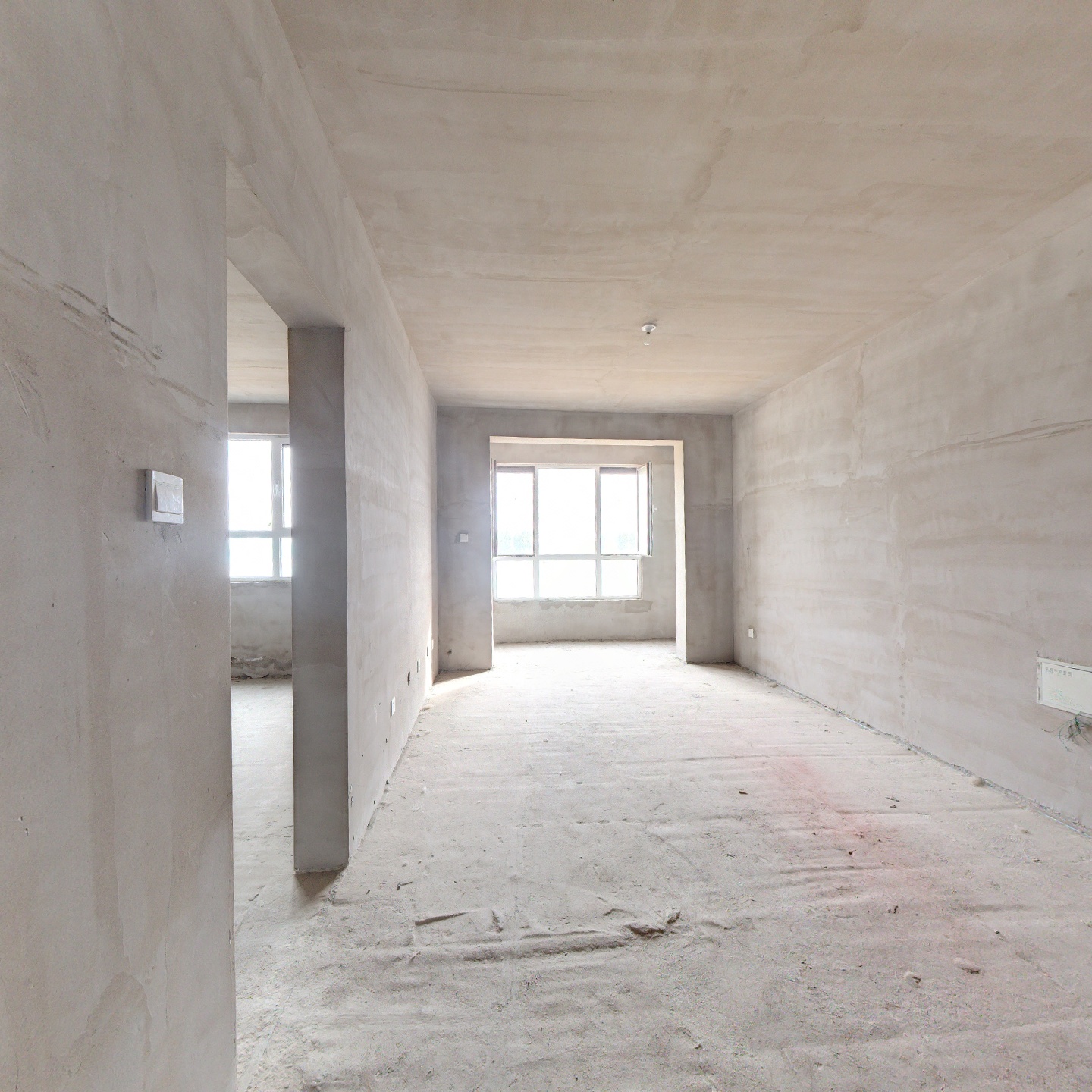 花园社区，绿化多，全南向两居，采光好，诚意出售。