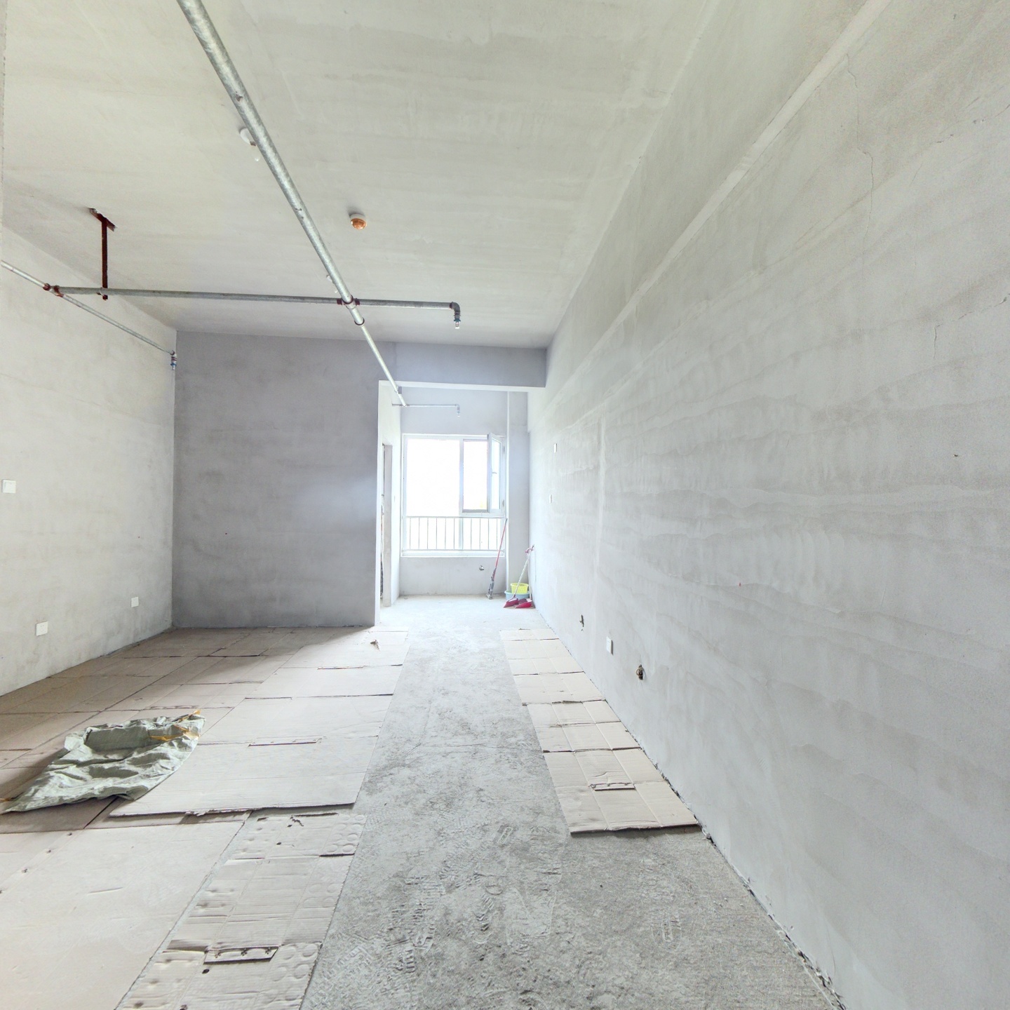 名流美域，朝北一居，毛坯房，满二，看房方便