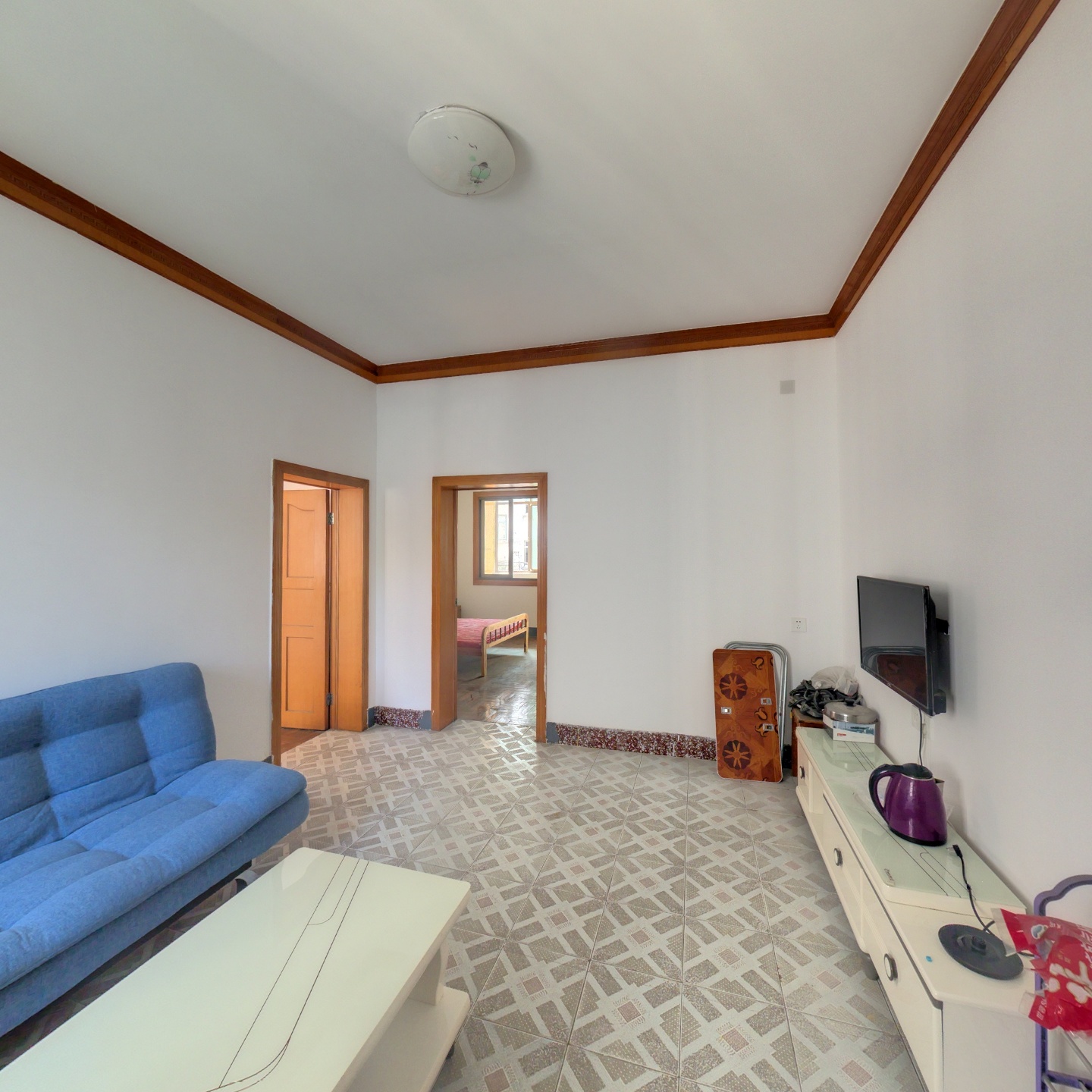 临雨湖公园，干净整洁两居，家电齐全，拎包入住。