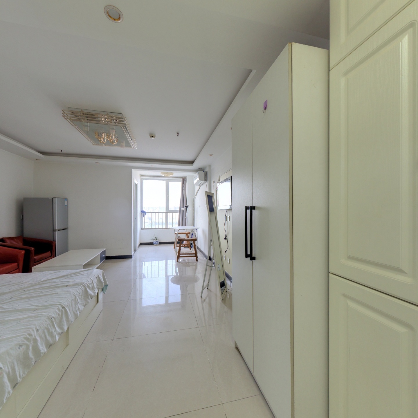 名流美域中装一居，价低 70年住宅