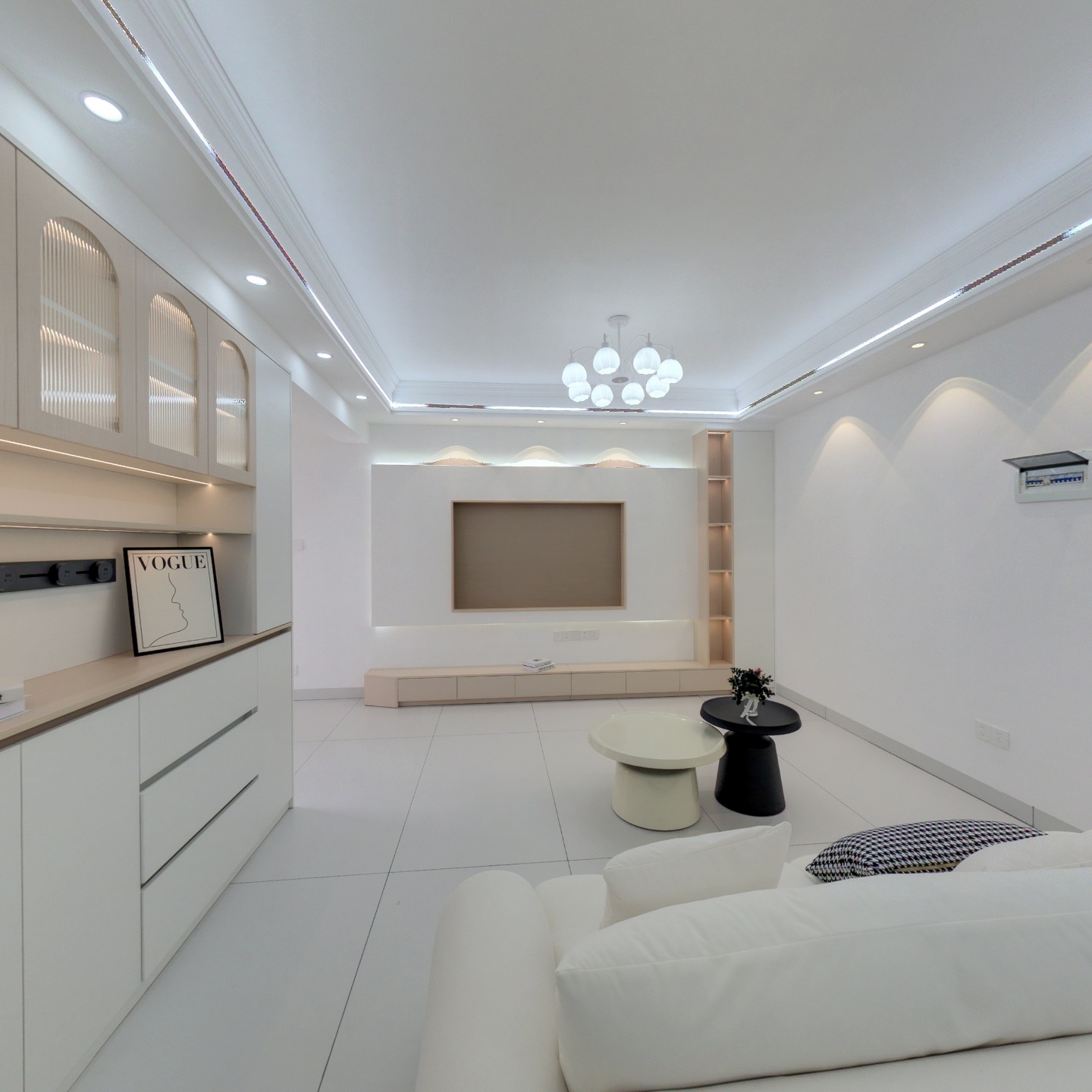 毛坯三房小区人车分流，交通便利配套全