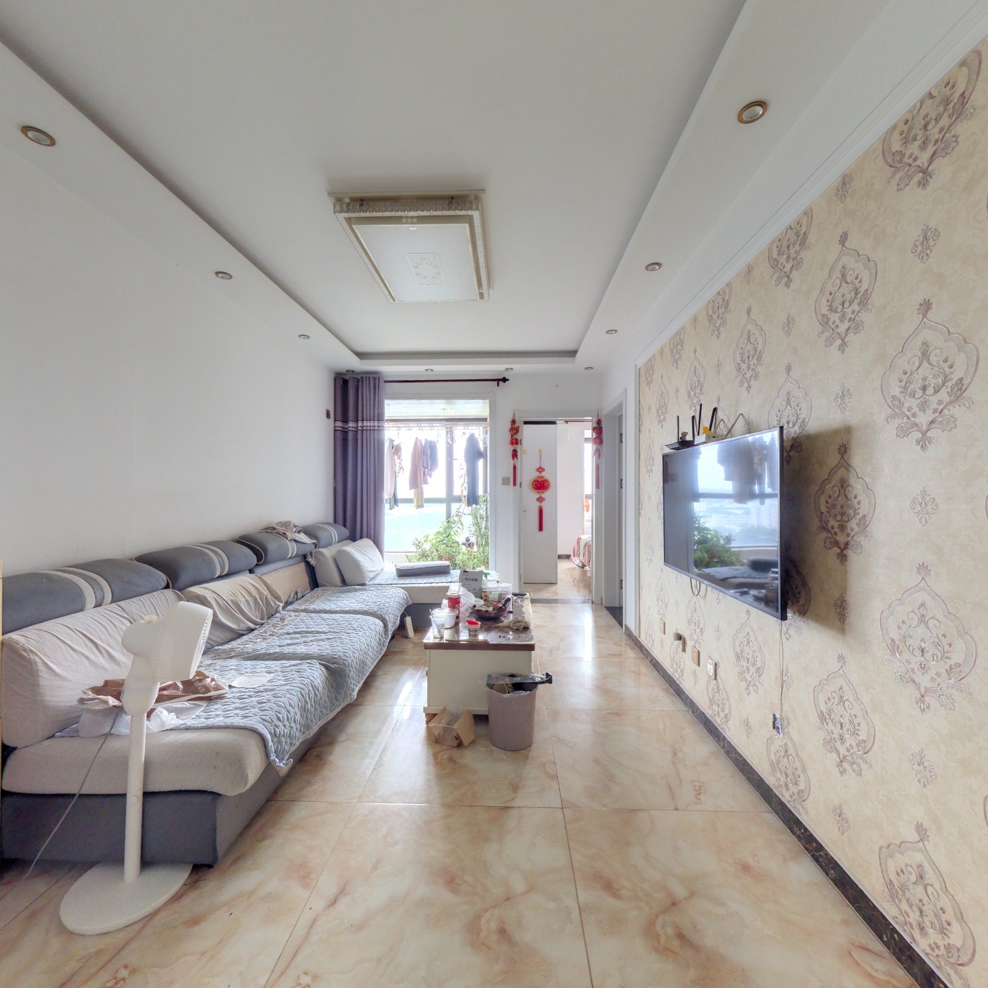 出售天伦湾朝阳，落地窗，二居室。