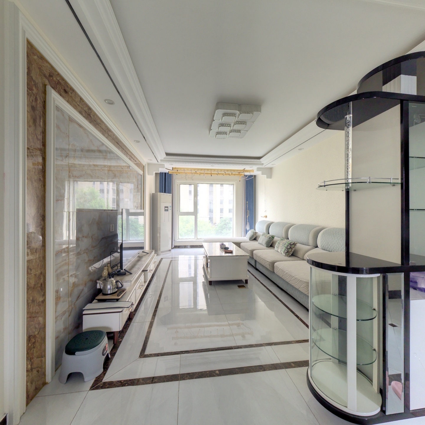 高铁新小区，环境好，中间楼层，采光视野好