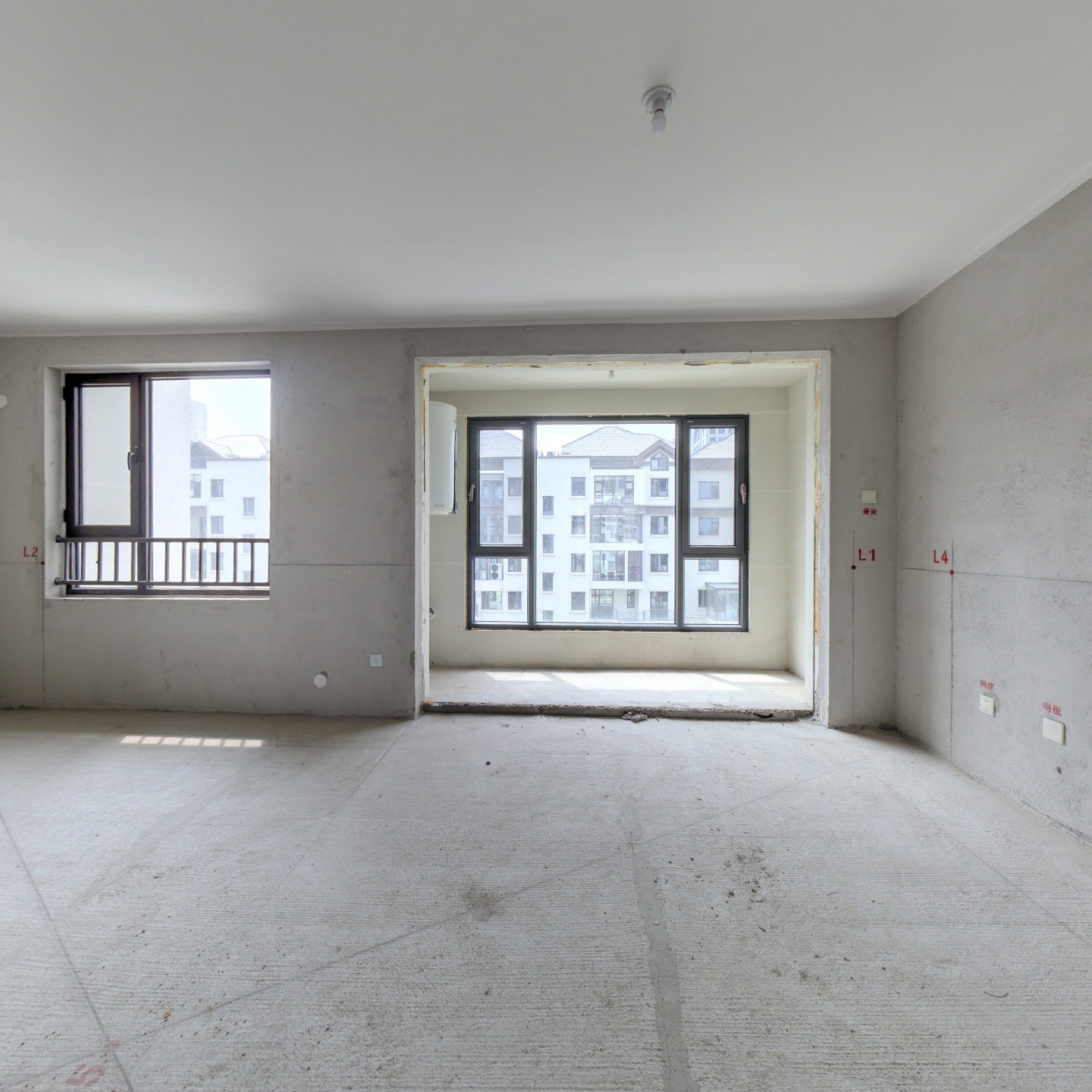 园林洋房社区 南北通透三居双卫 毛坯 看房方便