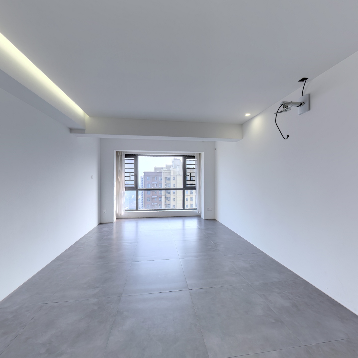 东方红广场旁万达华府，高层精空3房，