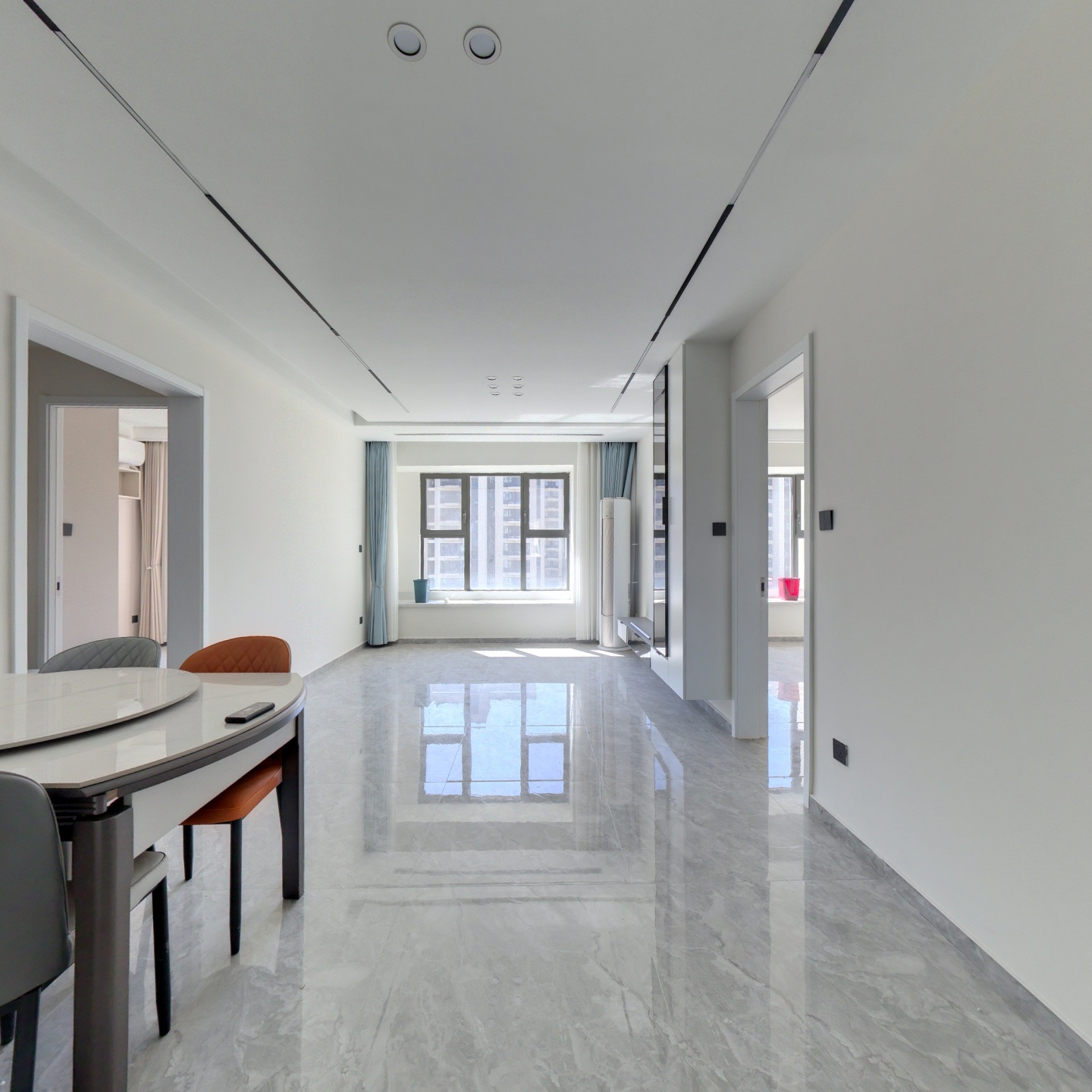 此房是二期楼    王位置，采光不受影响，视野开阔