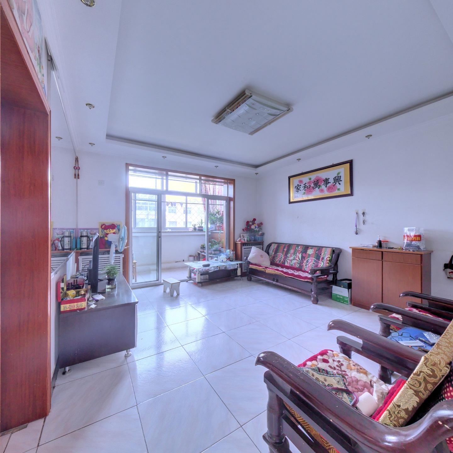 此房房本满五唯一，中直单位物业保障，社区成熟