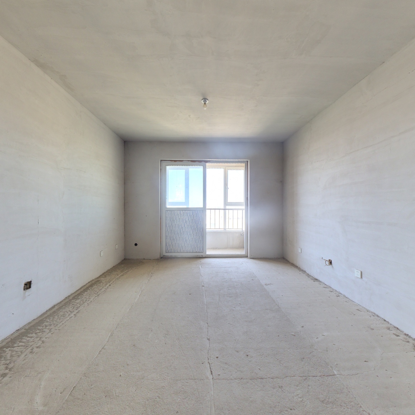 京港澳高速旁边 钻石商圈 南北两居室