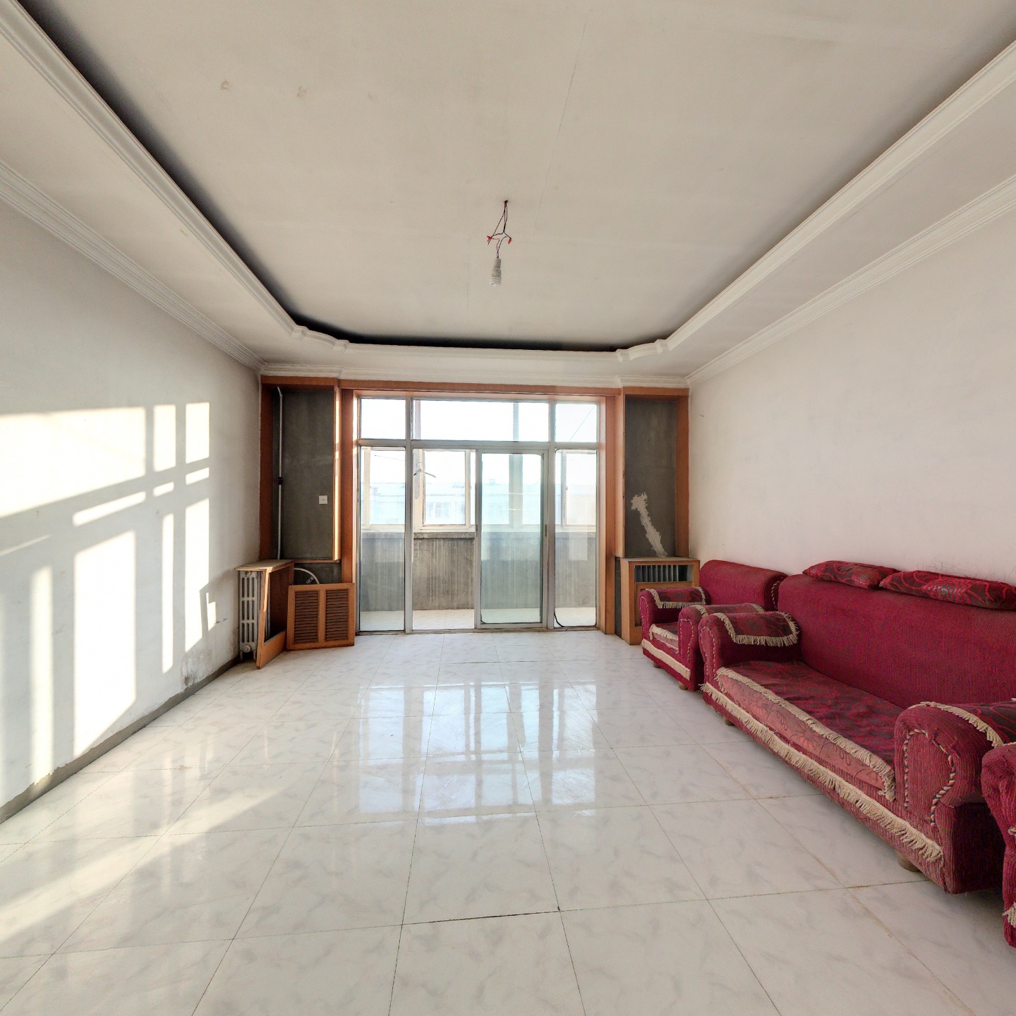 南北通透大三居 单价5000 宜家旺南边