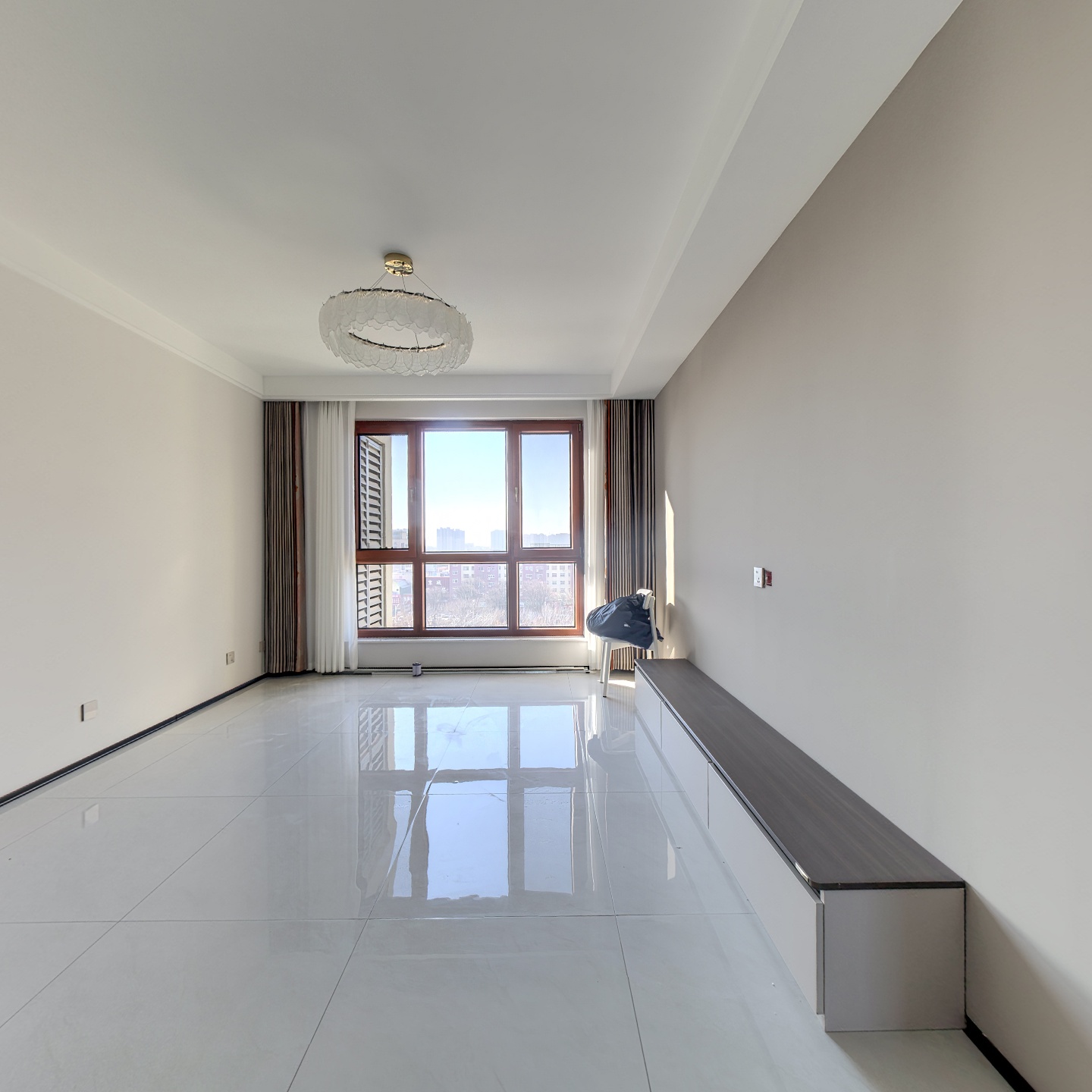 出售金品时代  南北通透两居 精装未住