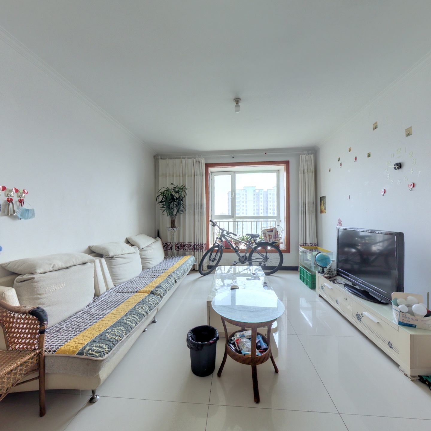 富力花园，眼镜户型两居室，全天采光，无遮挡