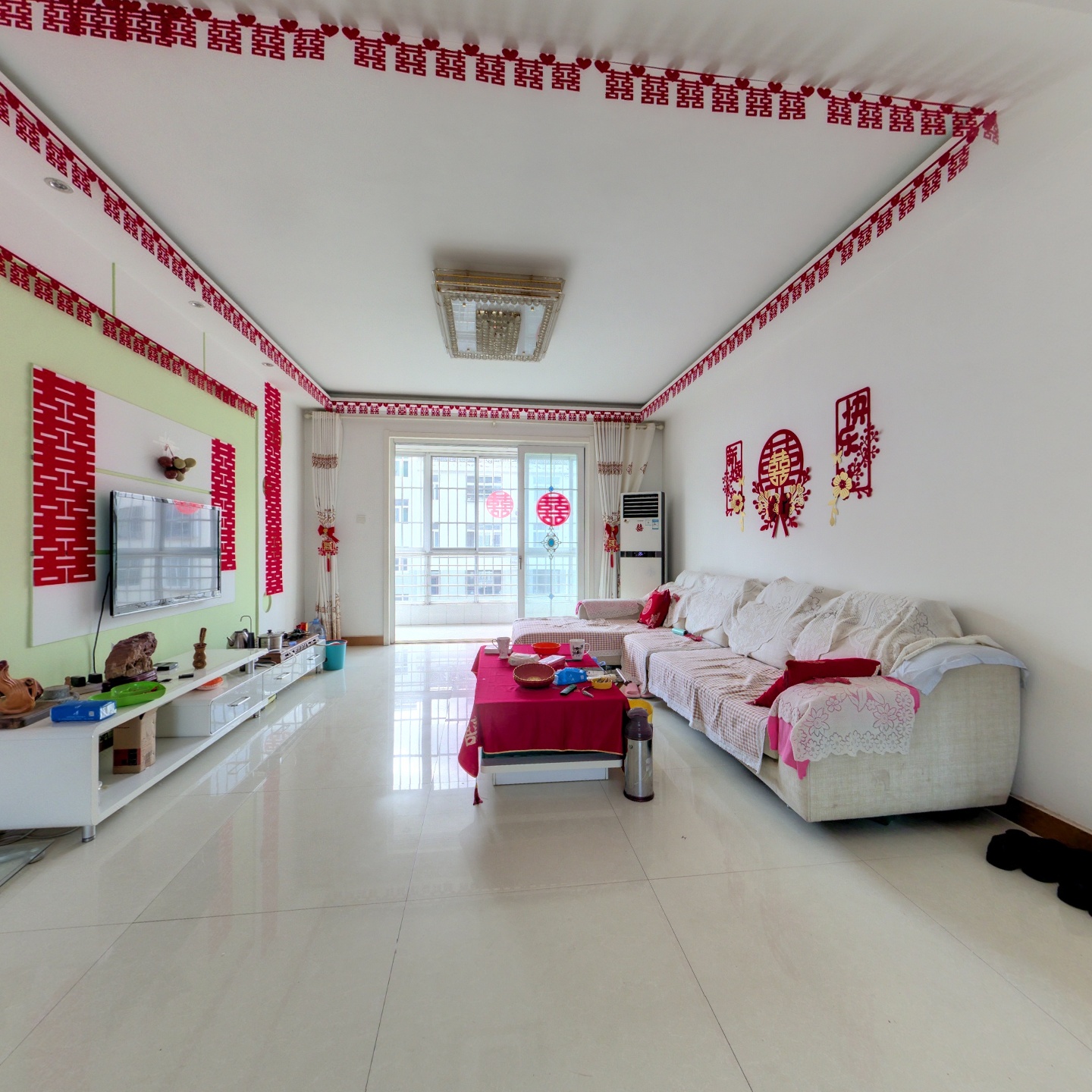 海岱南苑多层4楼135平带车库精装可按揭65万。