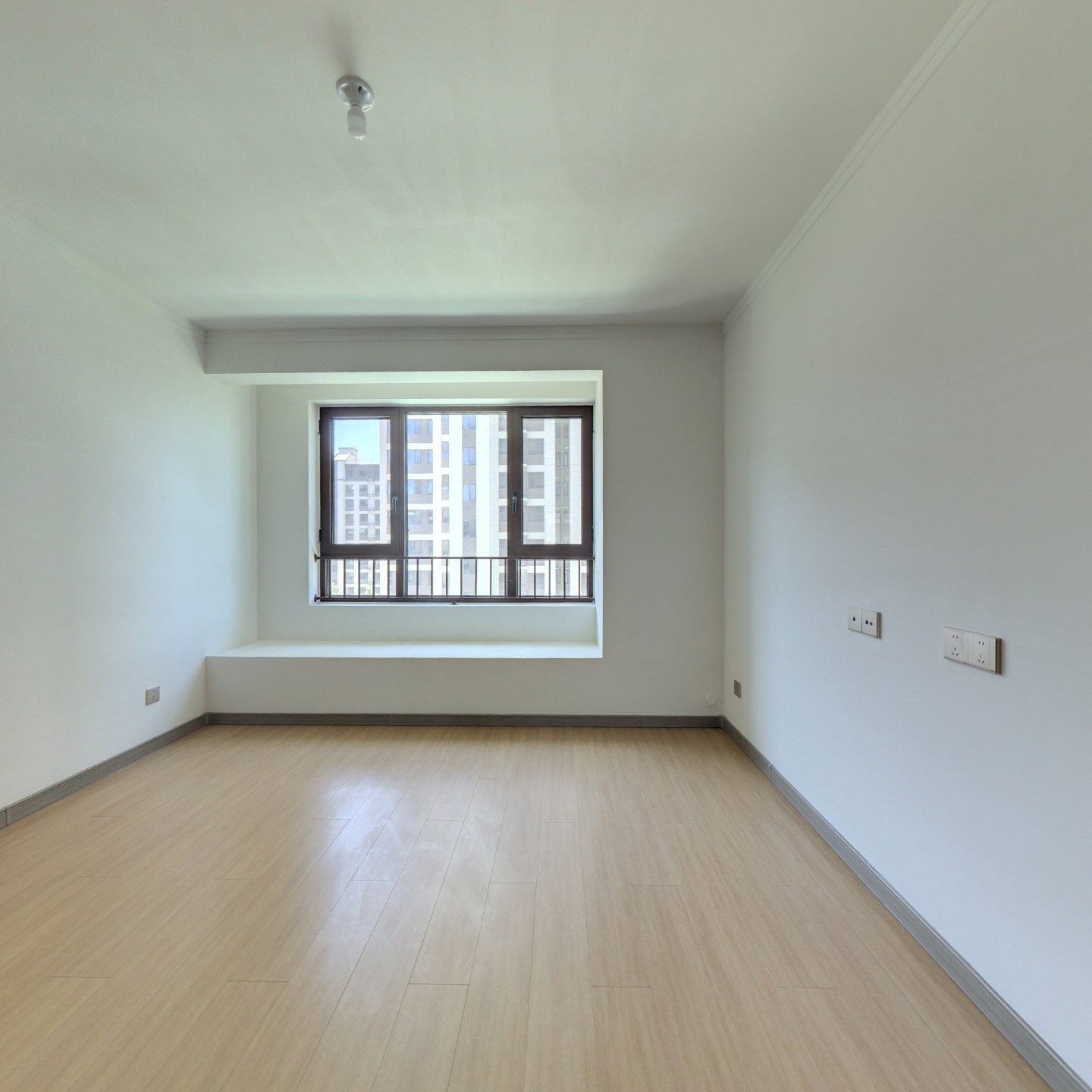 中国铁建樾府国际 2室1厅 南