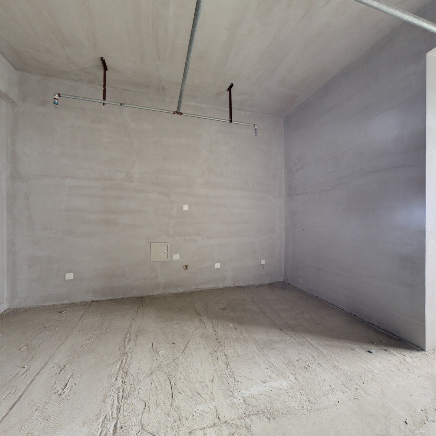 小区在涿州高速口南侧，交通方便，配套齐全，适合单身