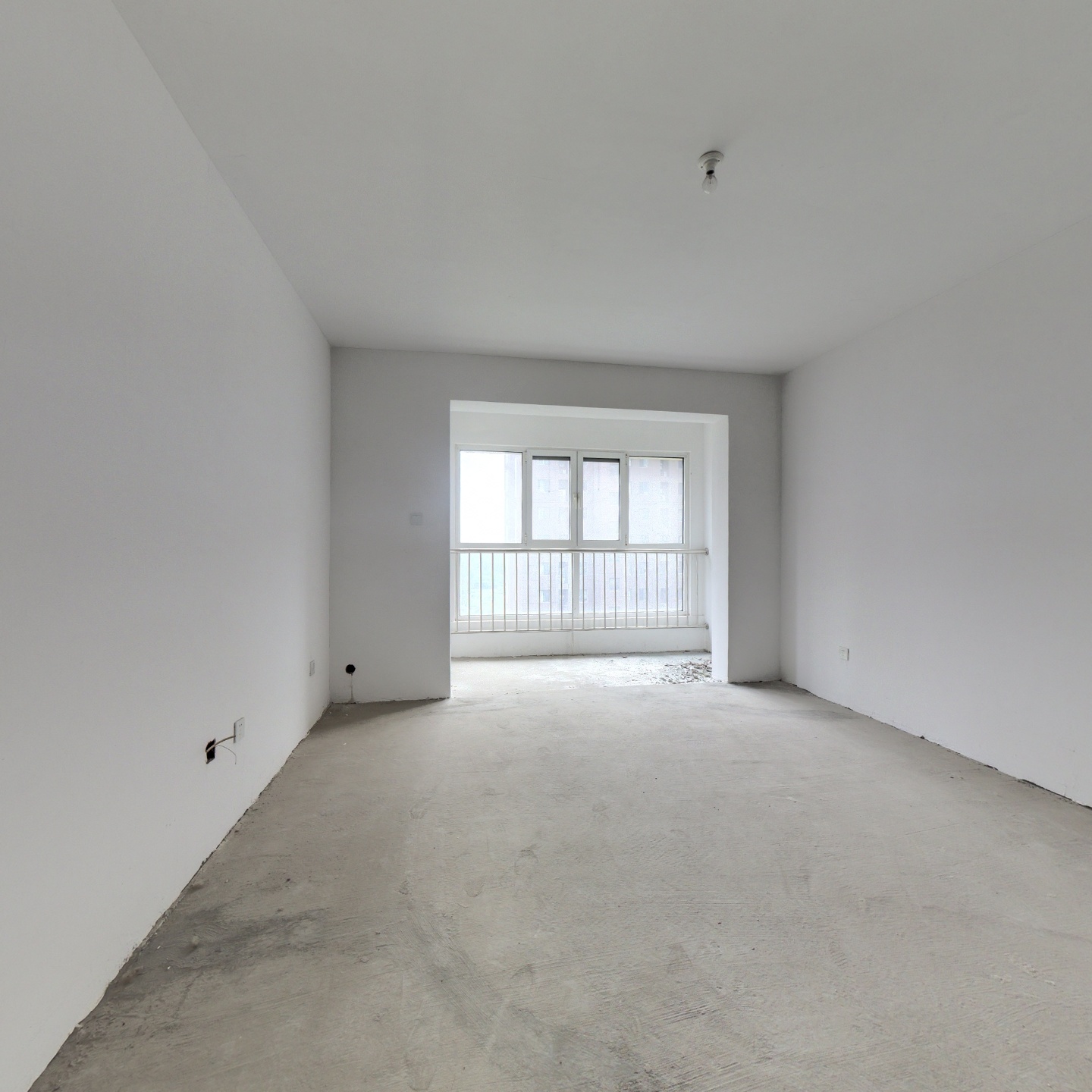 小区体量大，环境绿化好，小区内就是花园