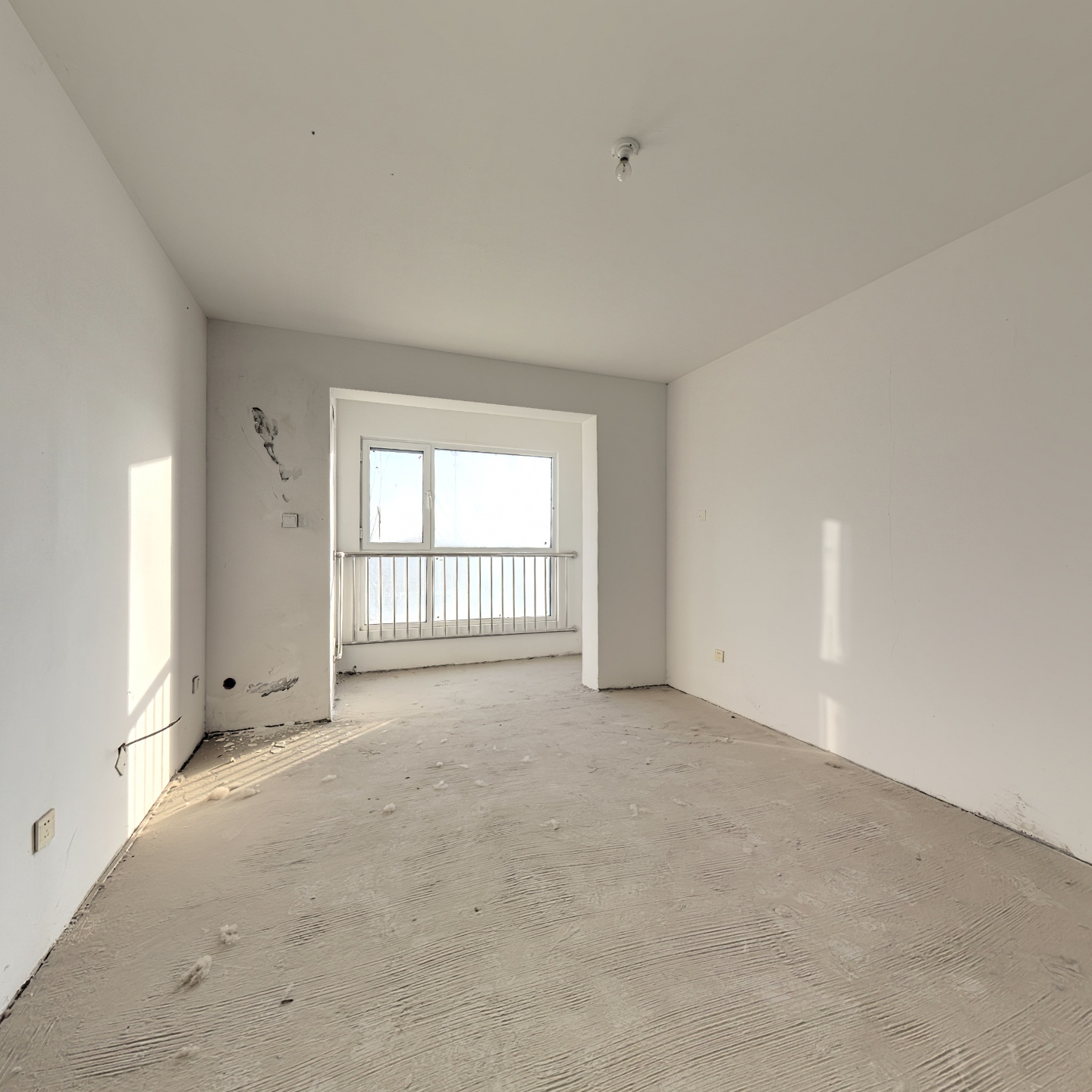 南北通透，全天采光，无遮挡，房本满二，随时过户