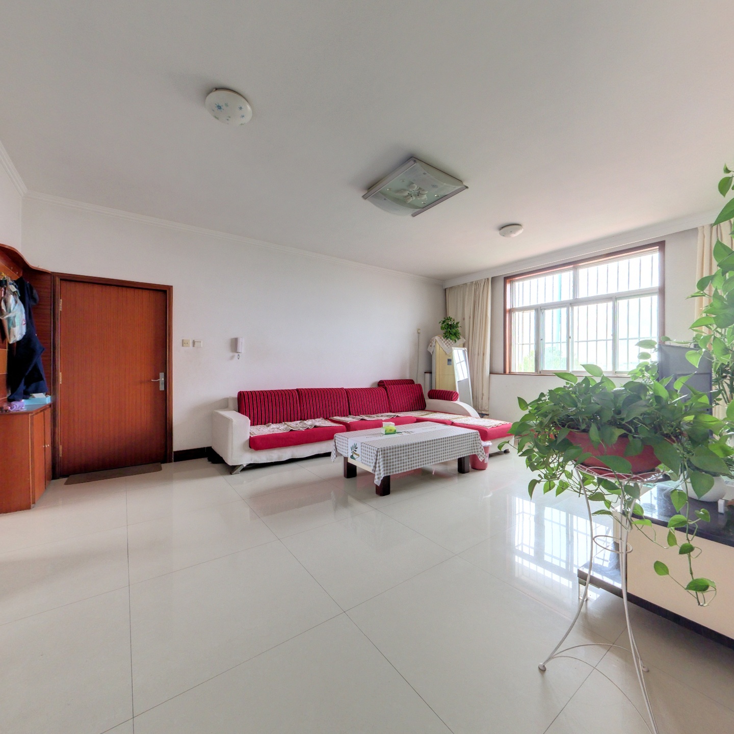 出门就是公园 城西130平带车库精装3室 42万