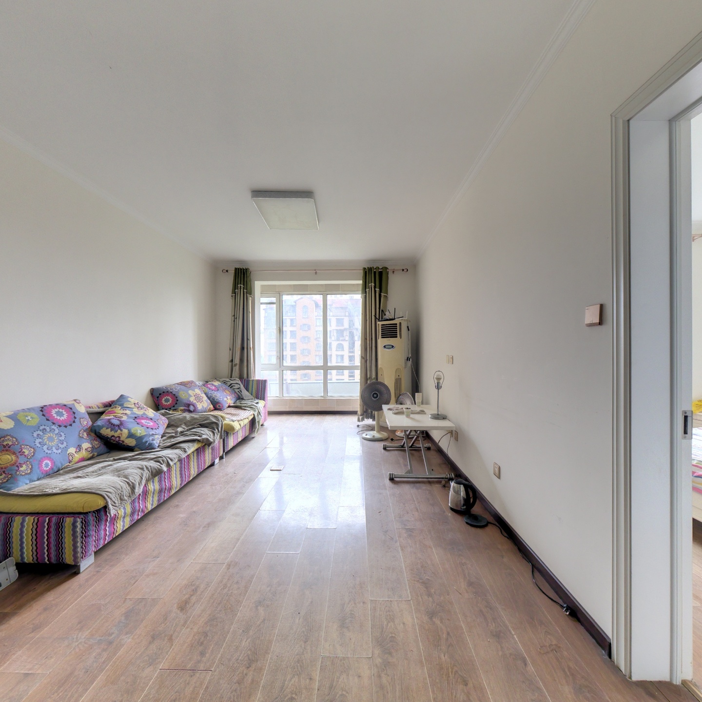 花园小区封闭管理，房子户型方正采光充足