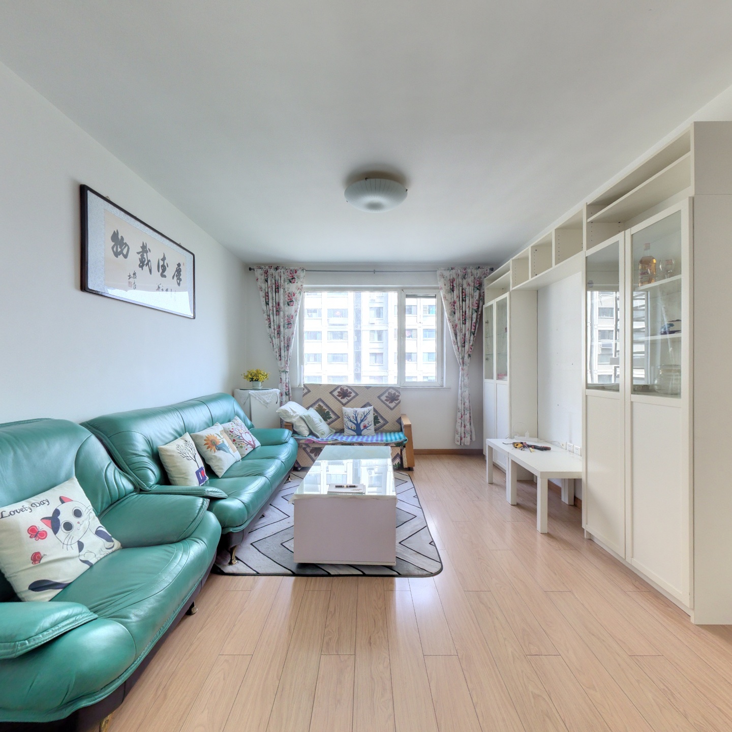 范阳路精装南北通透三居，干净。本满五不唯一