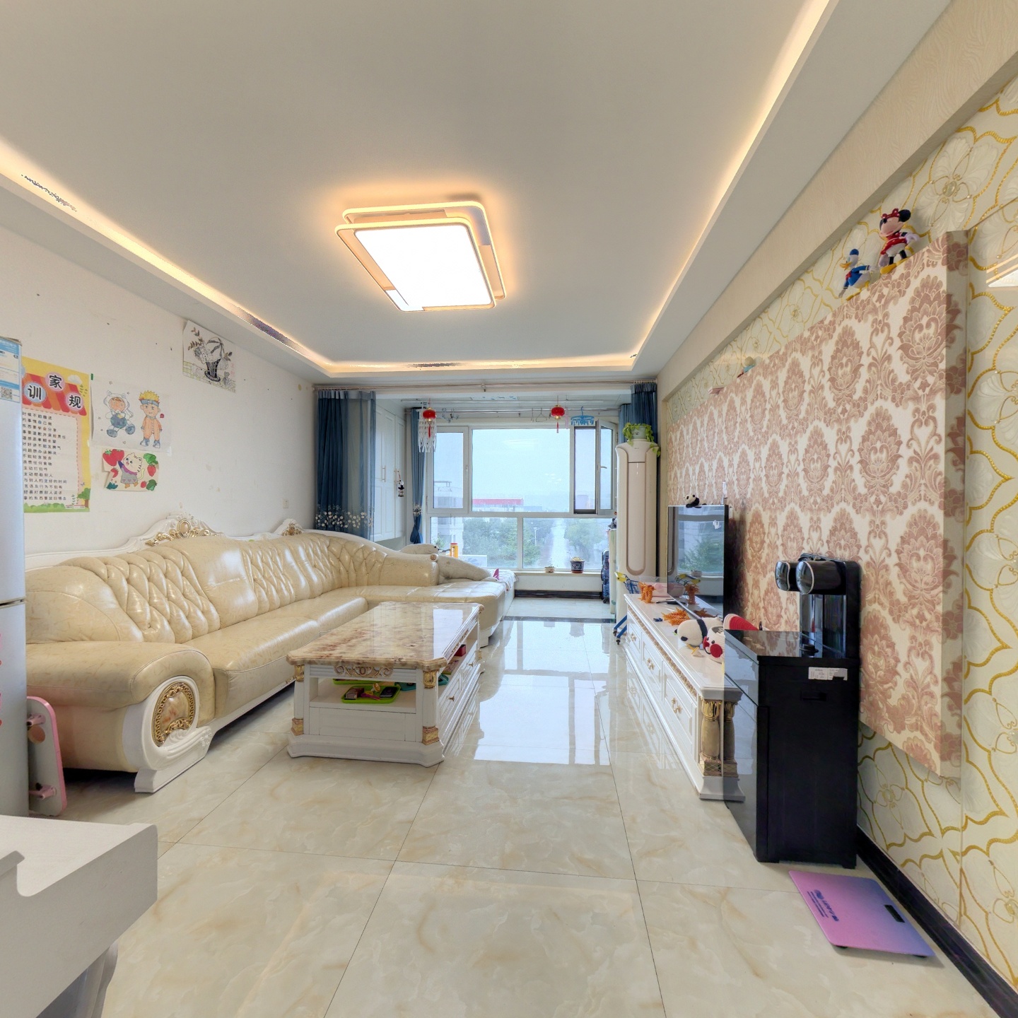 钻石院内朝南户型，采光好，精装自住，出行方便