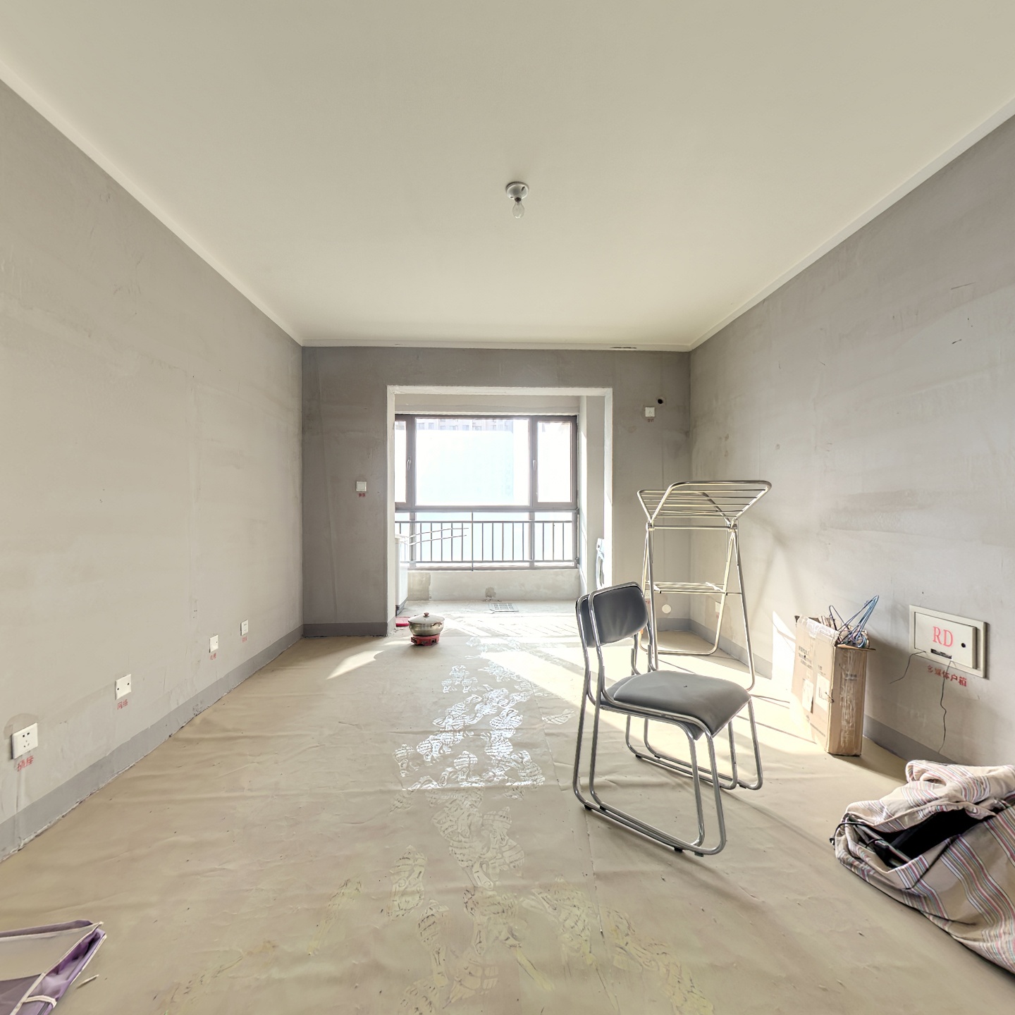 华阳路天伦湾小区，环境优美，三居室。