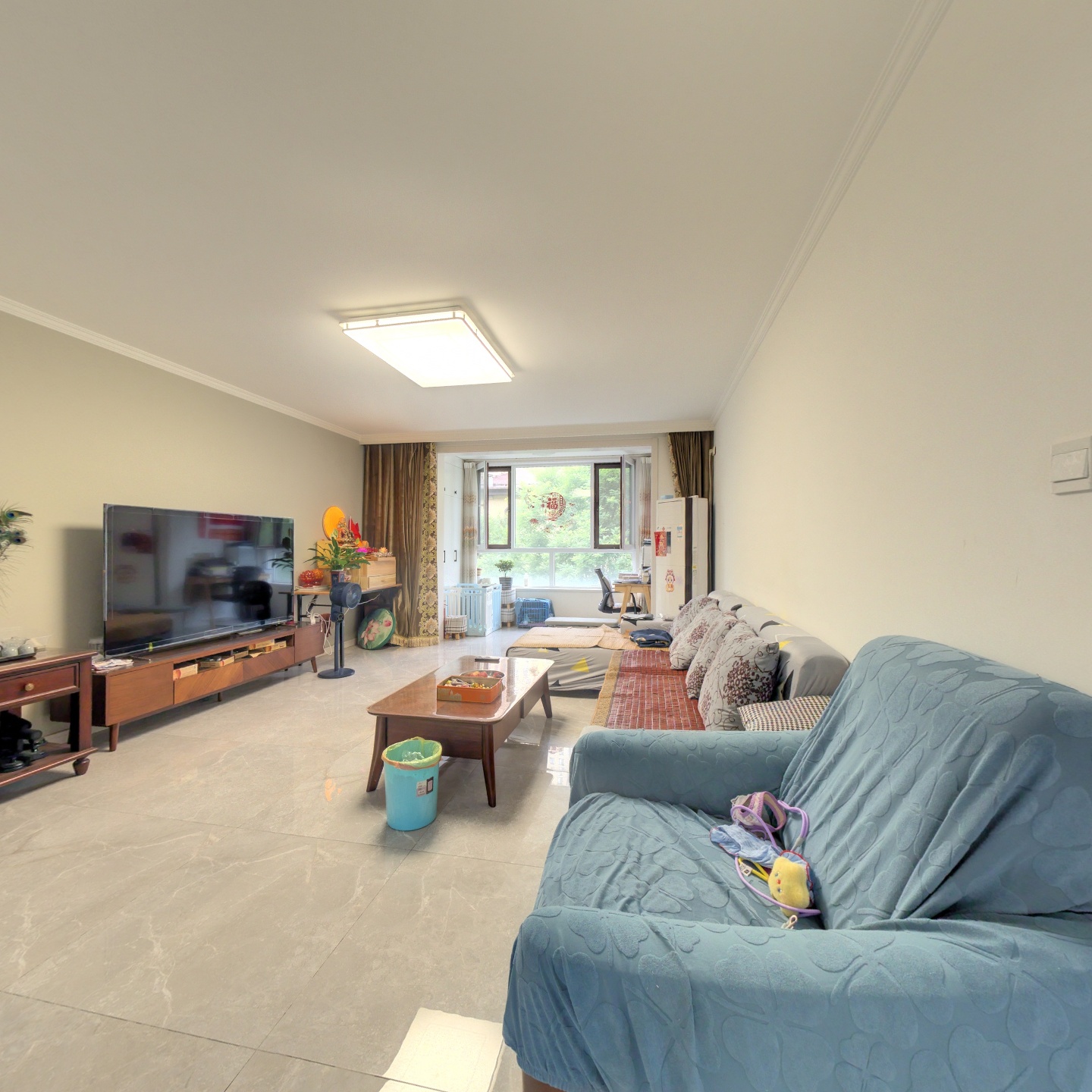 房子南北通透三居室，精装修，拎包入住，房本満二。