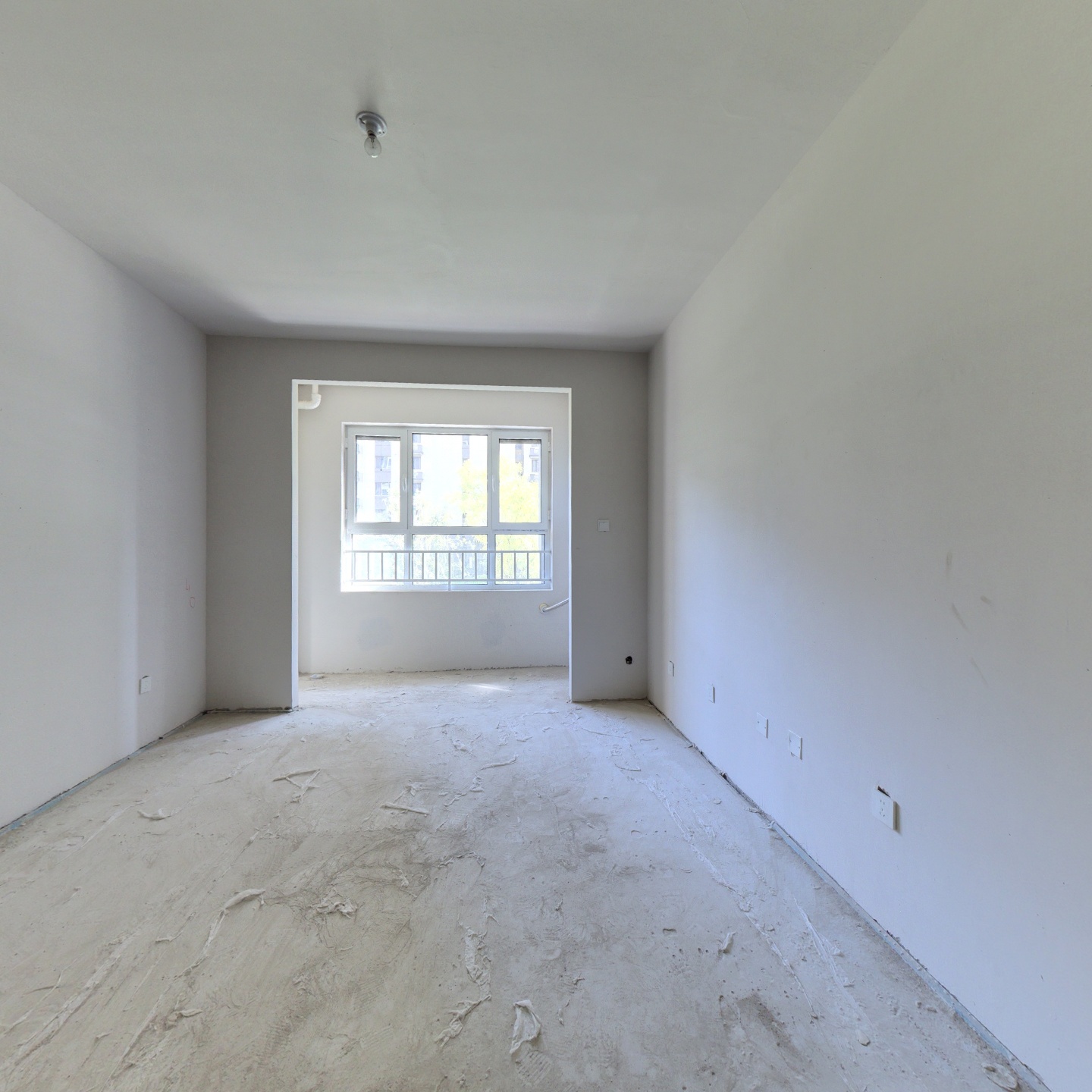 小区楼龄新  七十年产权  物业环境好