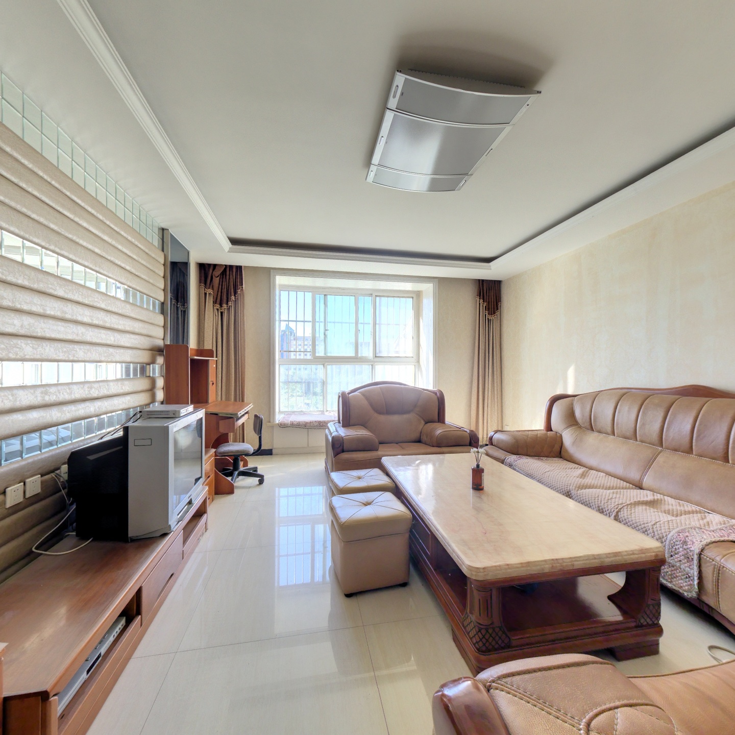 名流枫景洋房社区，精装三居，全明格局，南北通透