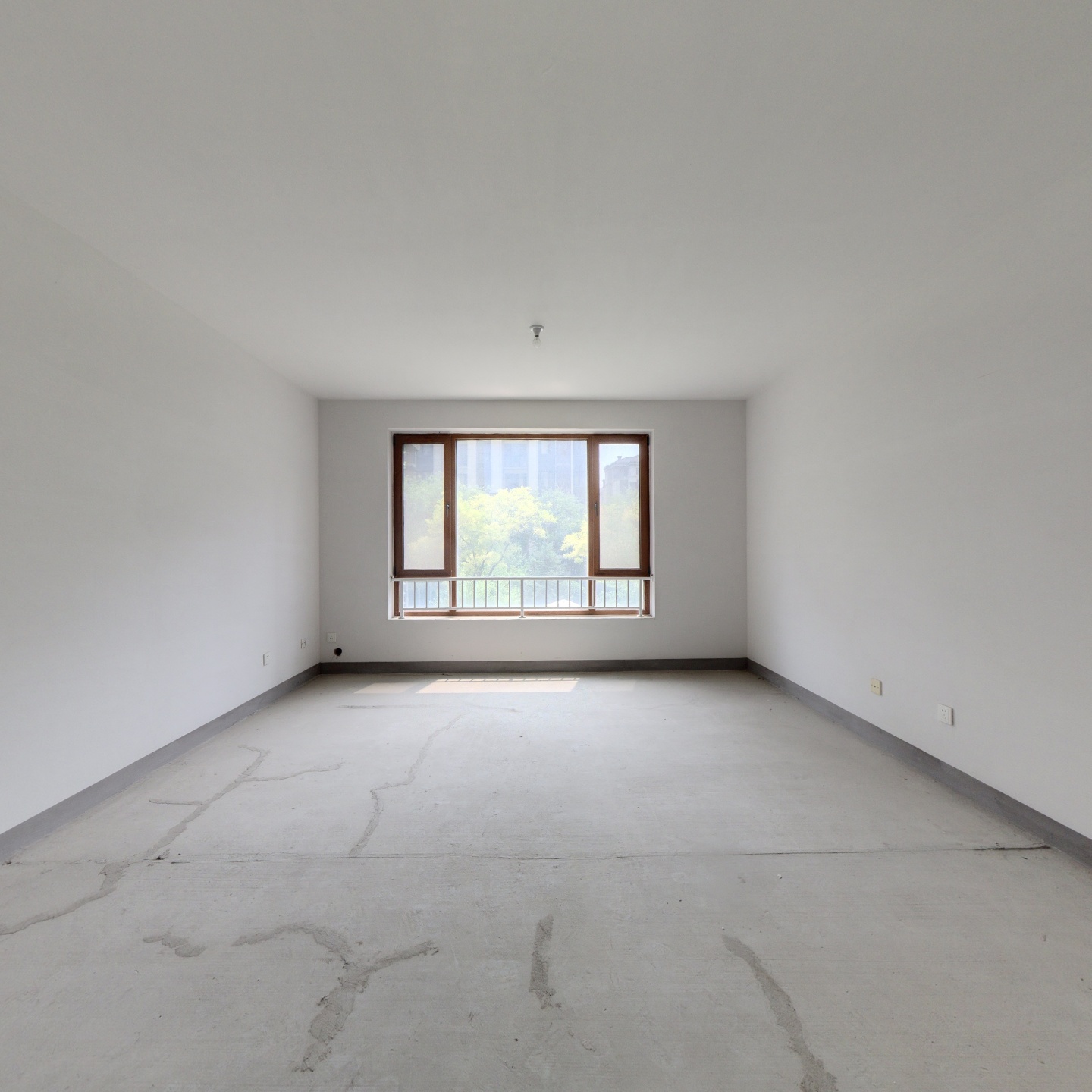 新干线大四居 明厨明卫 楼前洋房