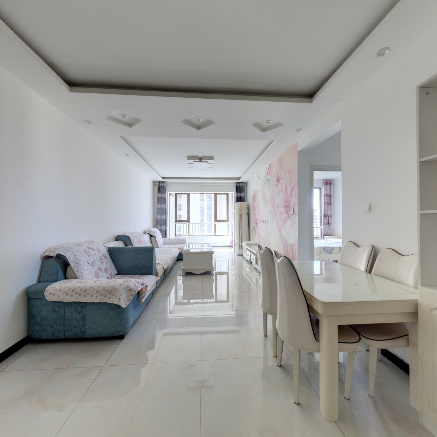 明厨明卫两居，精装修自住标准，税费低.