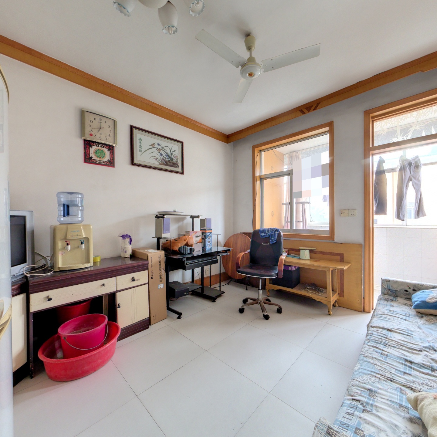 外贸路口北，铁路局宿舍三楼60平两室带储藏室