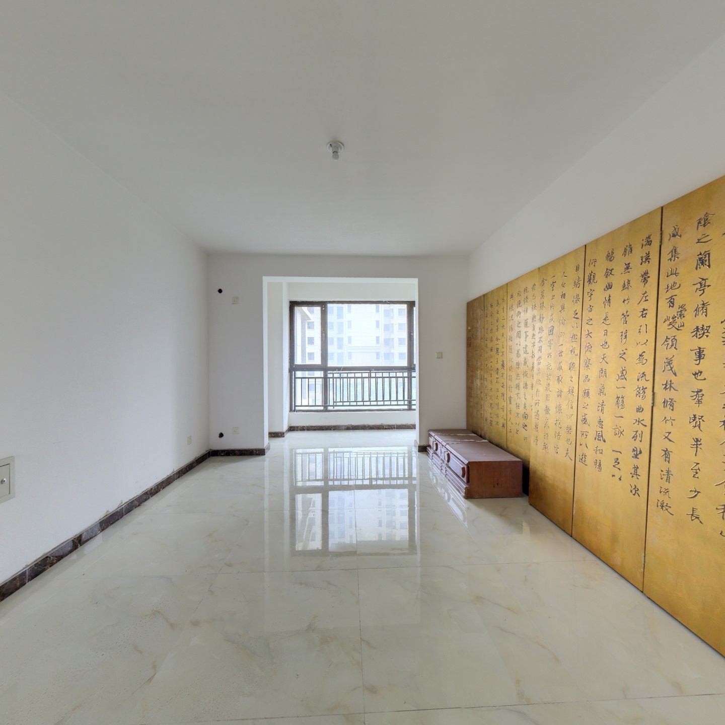 业主诚心出售，采光视野好无遮挡，随时看房